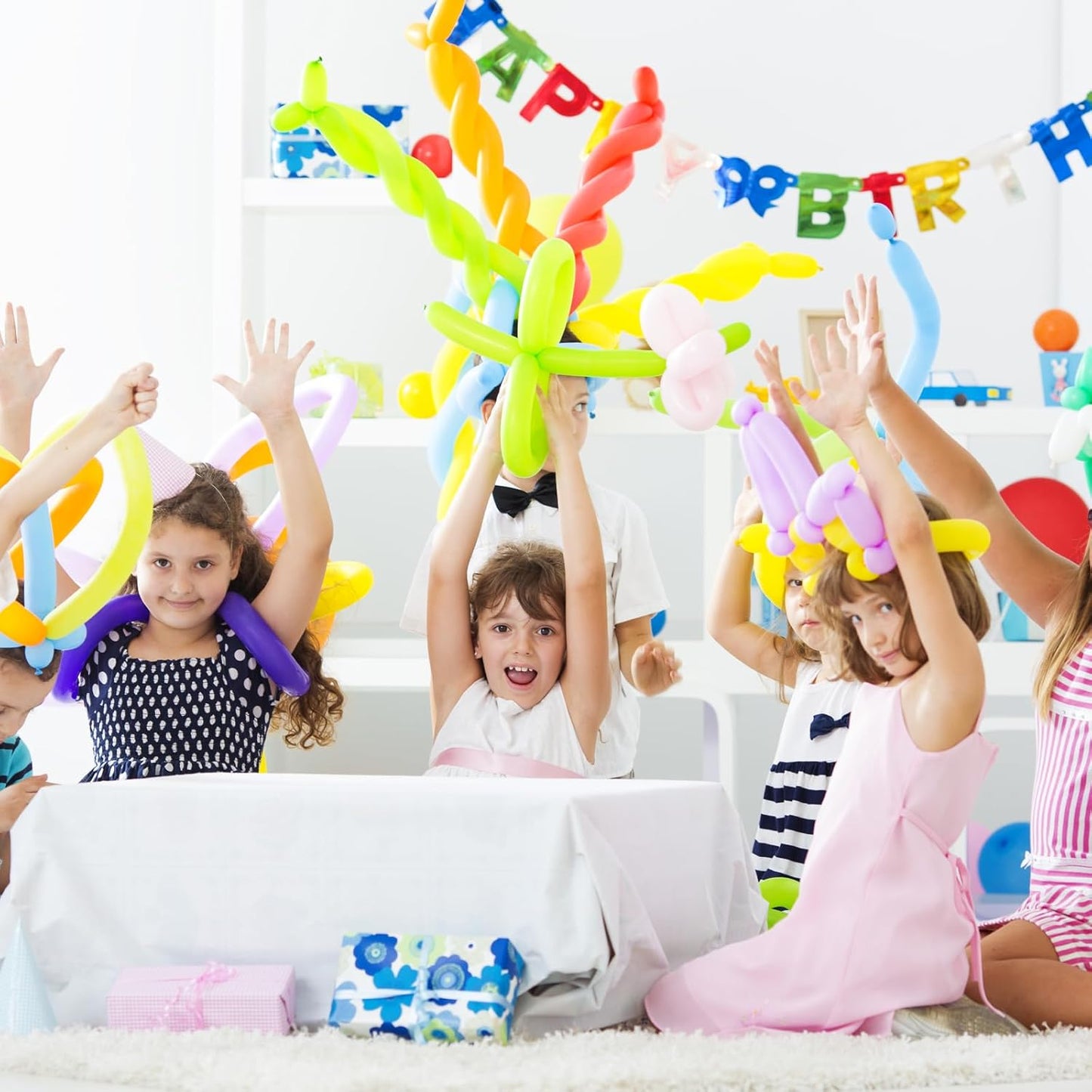 LovesTown 100PCS 260 Long Balloons, Twisting Animal Balloons Assorted Colors Thickening Latex Modeling Magic for Weddings Birthdays Festival Party Decoration