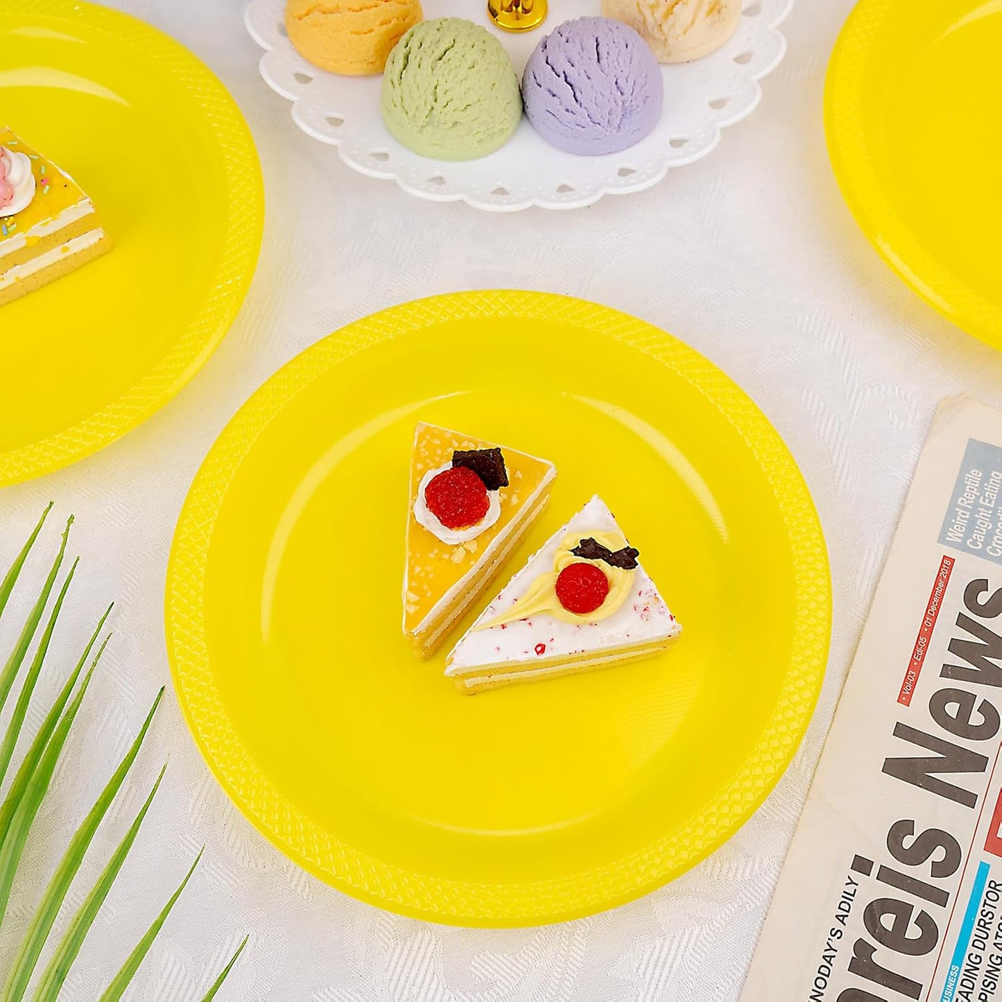 WELLIFE Yellow Plastic Party Plates 9 Inch -150 Count, Disposable Plastic Dinner Plates for Easter Spring Parties Mother's Day Picnic BBQ