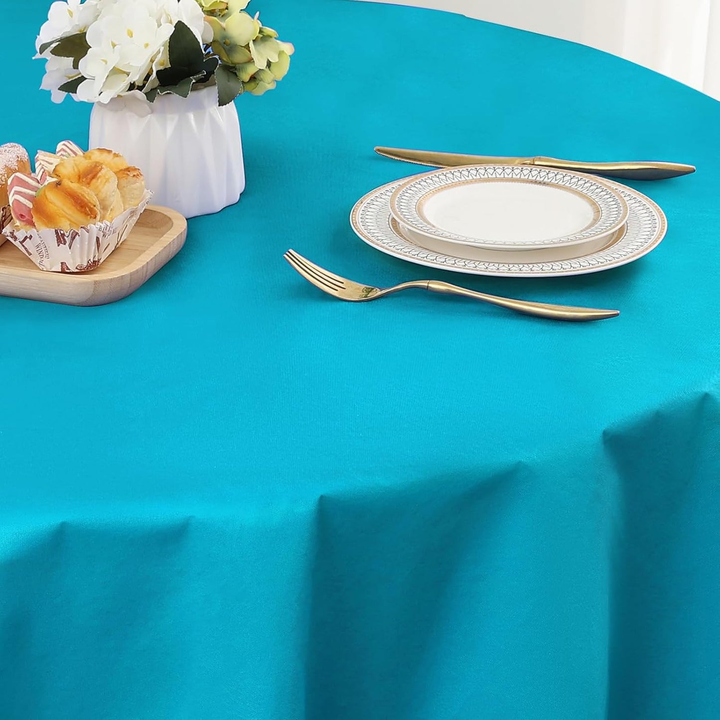 homing Round Vinyl Tablecloth, Waterproof Spillproof Plastic Flannel Backed Table Cloth, Wipe Clean Table Cover for Dining, Buffet Parties and Camping (Turquoise, 60")