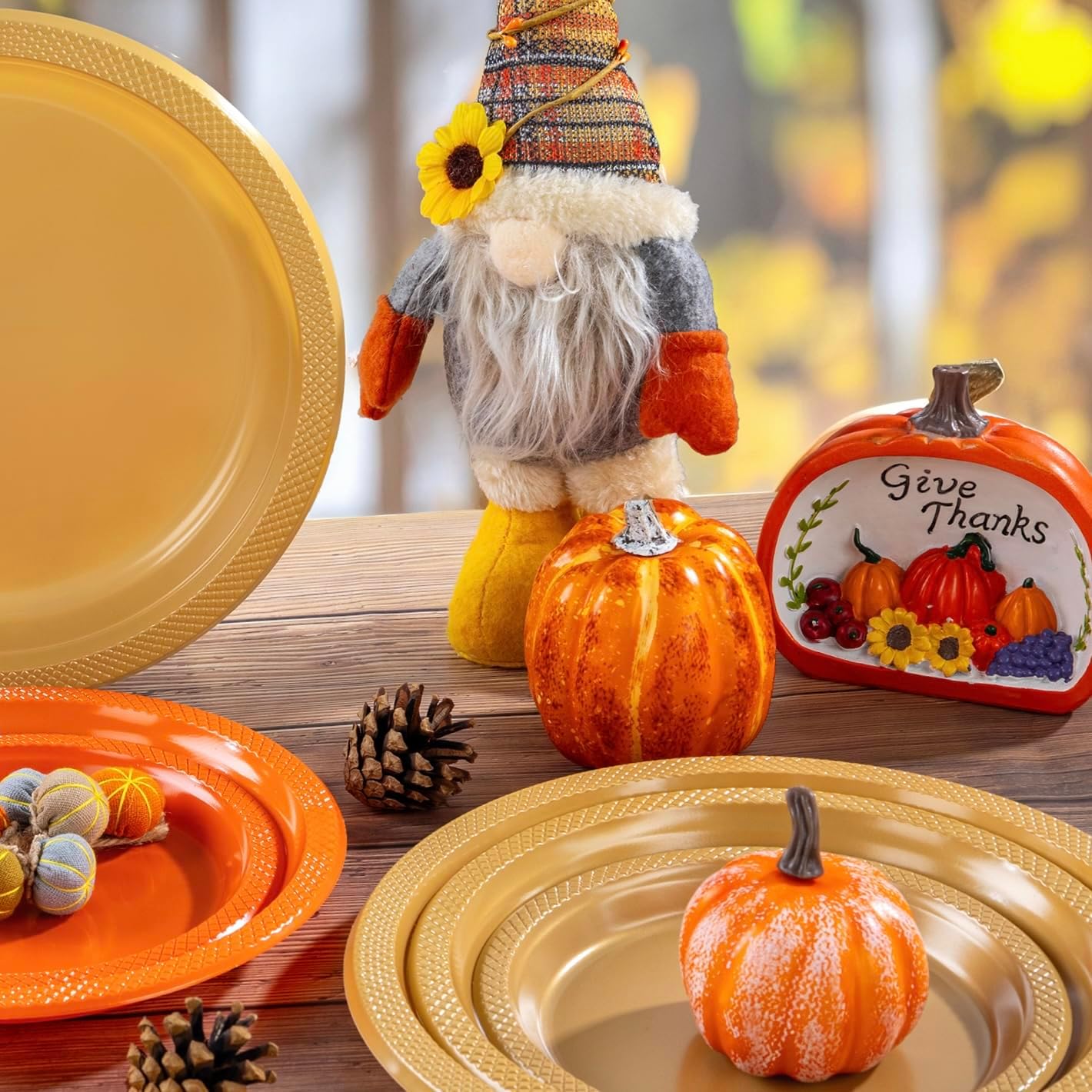 WELLIFE Gold Plastic Plates 10 Inch 50 Count Disposable Plate Thanksgiving Plates for Party, Large Big Plate for Dinner Party Supplies Birthday Camping BBQ