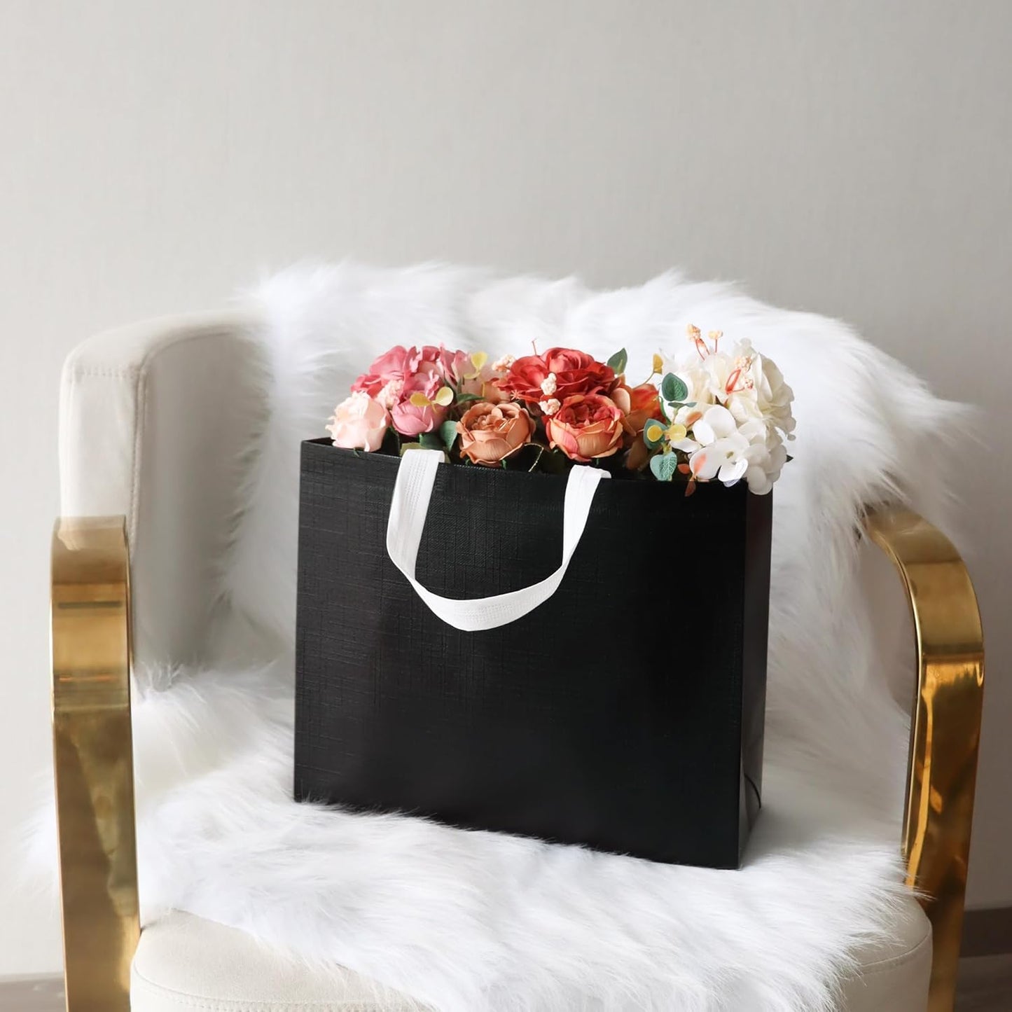 cabzymx Black Reusable Gift Bags with Metallic Design, 25 Pcs Non-woven Gift Bag Bulk with Handles, 12.6x4.7x11 In Glossy Party Bags for Wrapping Gifts, Birthday, Wedding, Parties, Graduation