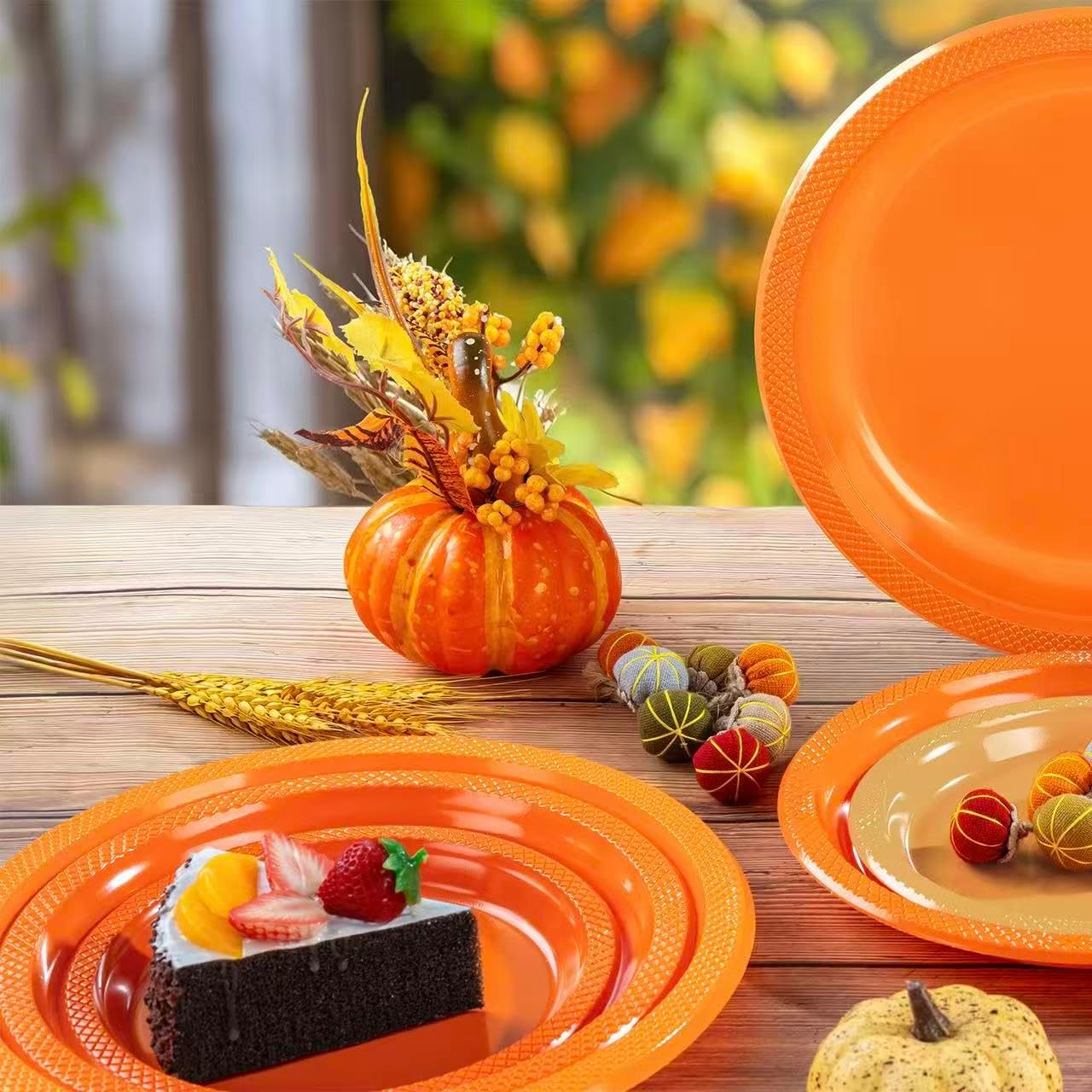 WELLIFE Orange Plastic Plates 10 Inch 50 Count Disposable Plate Thanksgiving Plates for Party, Large Big Plate for Dinner Party Supplies Thanksgiving Birthday Camping BBQ