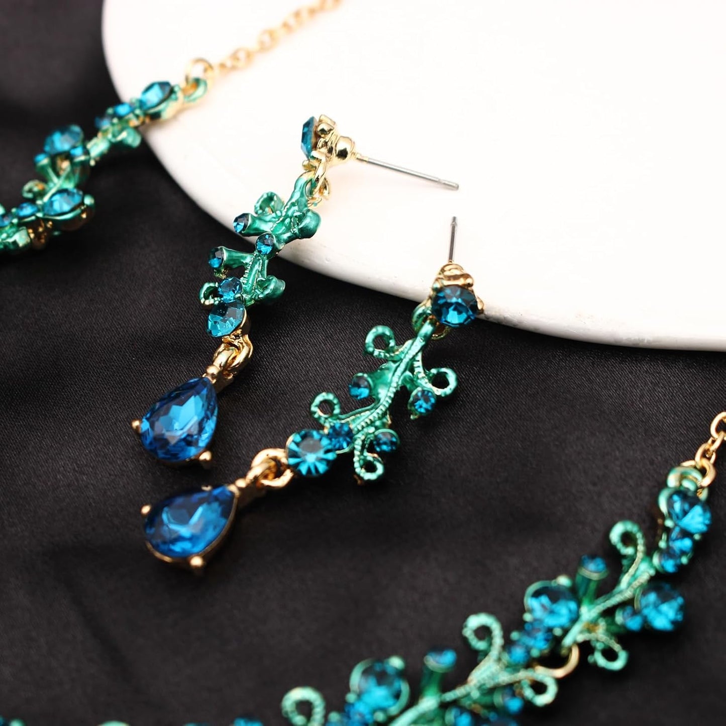 3Pcs Austrian Crystal Jewelry Set for Women, Necklace Dangle Earrings Link Bracelet Jewelry Set with Gold/Platinum/Gun Plated, Wedding Party Jewelry for Bridal Bridesmaid