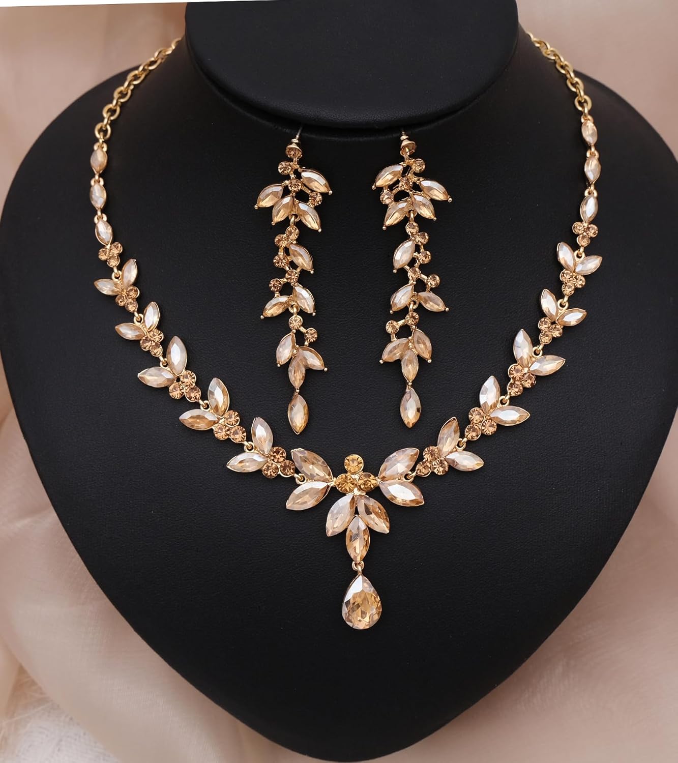 CSY 4 Pcs Elegant Bridal Jewelry Sets Austrian Marquise Crystal Wedding Necklace Dangle Earrings Tennis Bracelet Ring Set for Bride Women Costume Accessories