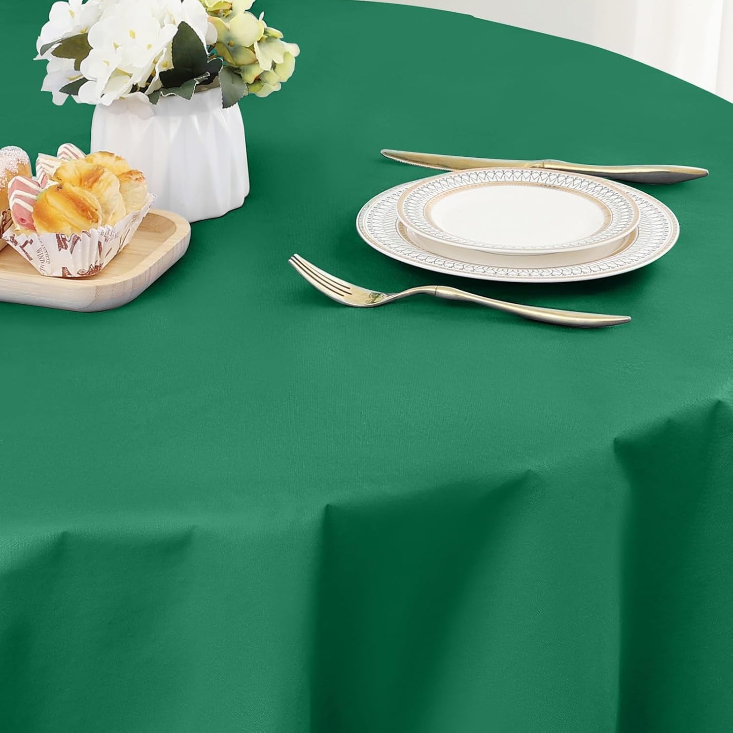 homing Round Vinyl Tablecloth, Waterproof Spillproof Plastic Flannel Backed Table Cloth, Wipe Clean Table Cover for Dining, Buffet Parties and Camping (Emerald Green, 60")