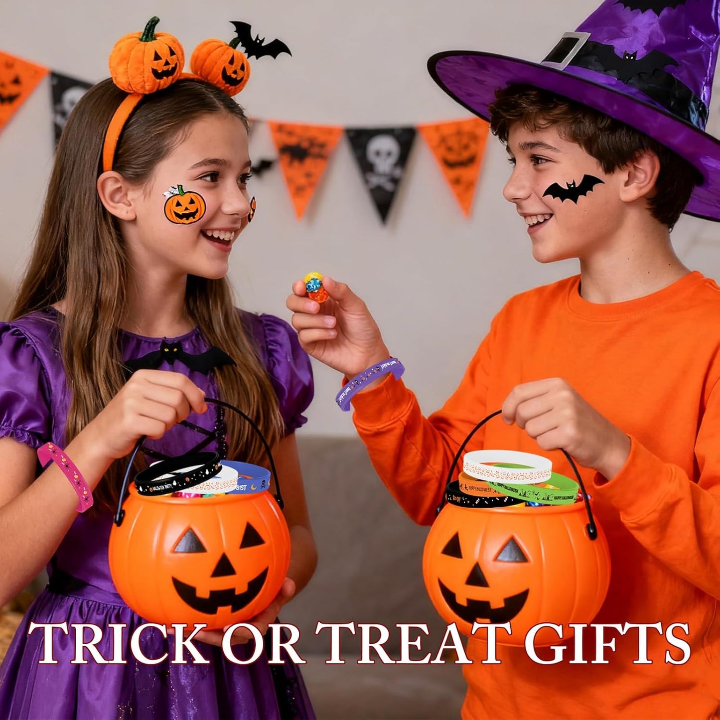 24Pcs Halloween Party Favors, 8 Designs Silicone Bracelets Rubber Wristbands for Kids Halloween Party Decor Trick or Treat Classroom Supplies