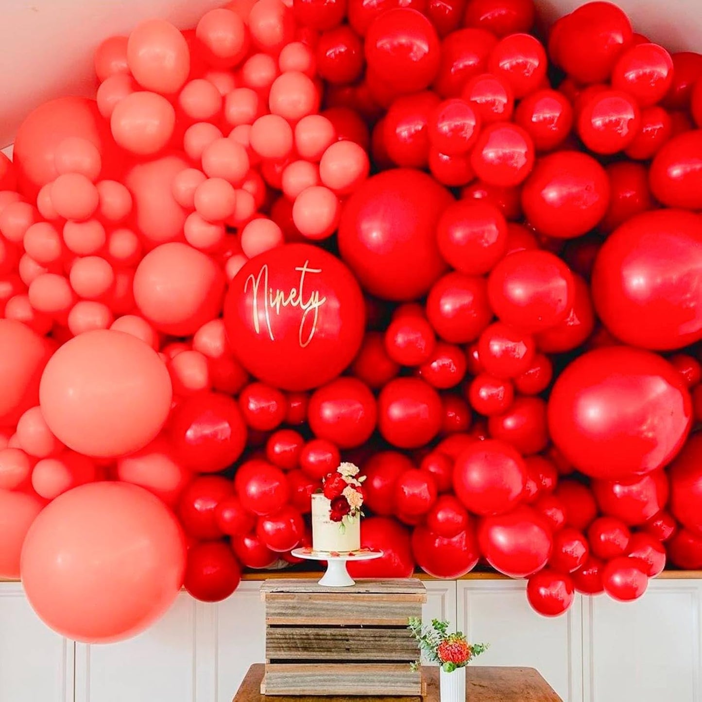 PartyWoo Red Balloons 128 pcs Different Sizes of 18 12 10 5 Inch Matte Red Latex Balloon Arch Kit Garland for Valentine's Day Graduation Memorial Day Christmas Birthday Party Decorations Red-Y57