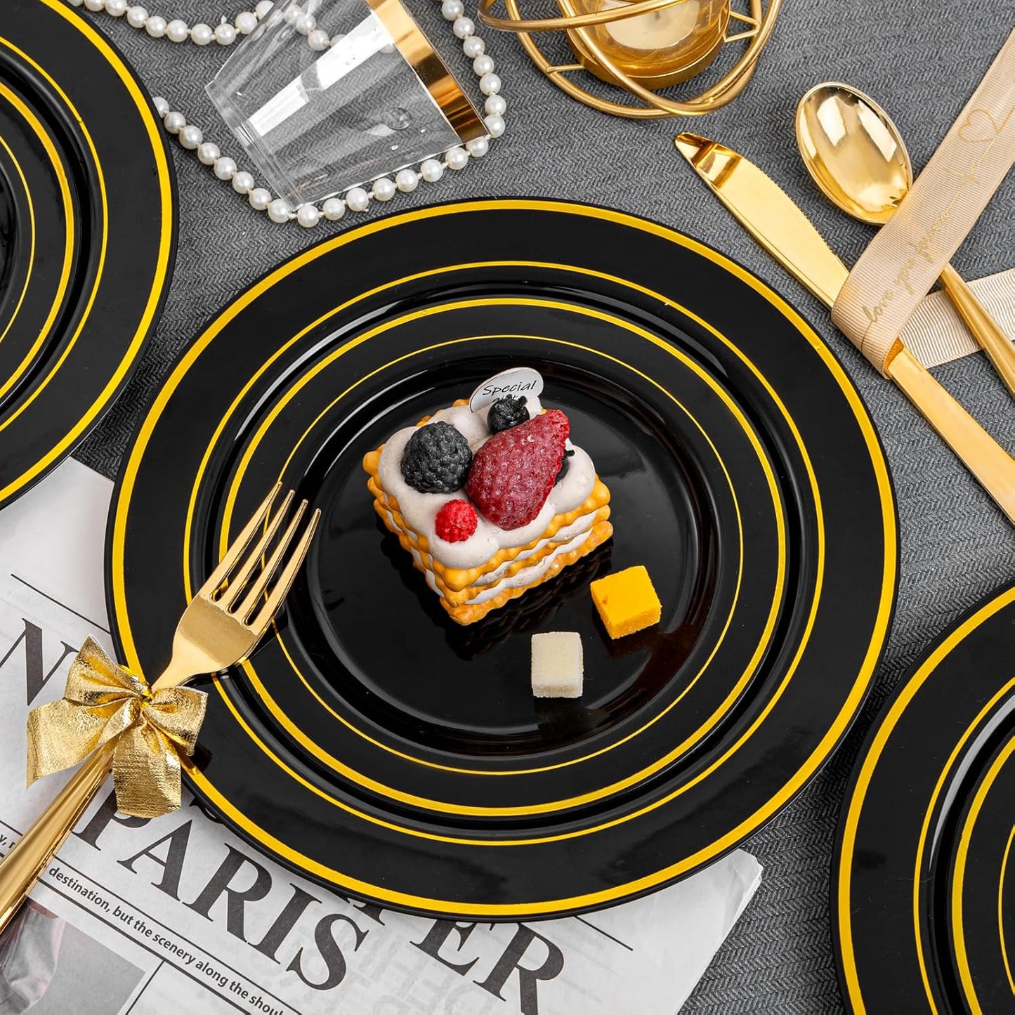 bUCLA 150 Pieces Black and Gold Disposable Dinnerware Set - 25 Guests Black Gold Plastic Plates Include 25 Dinner & 25 Dessert Plates, 25 Spoons, 25 Forks, 25 Knives, 25 Cups for Party & New Year