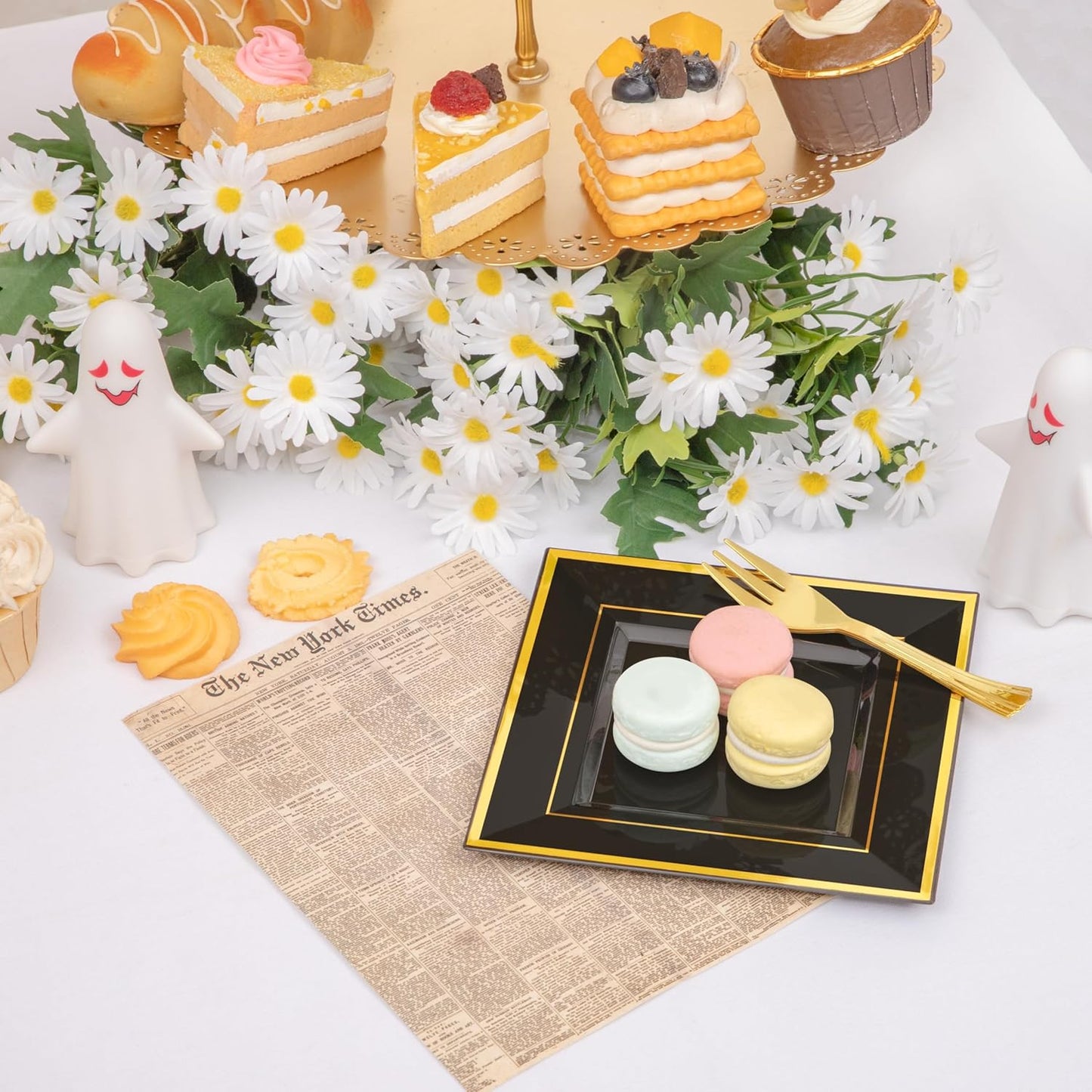 WDF 200PCS Black and Gold Plastic Dessert Plates with Plastic Forks -6’’ 100 Square Disposable Appetizer Plates Small Plate Cake Plate with Gold Rim for New Year