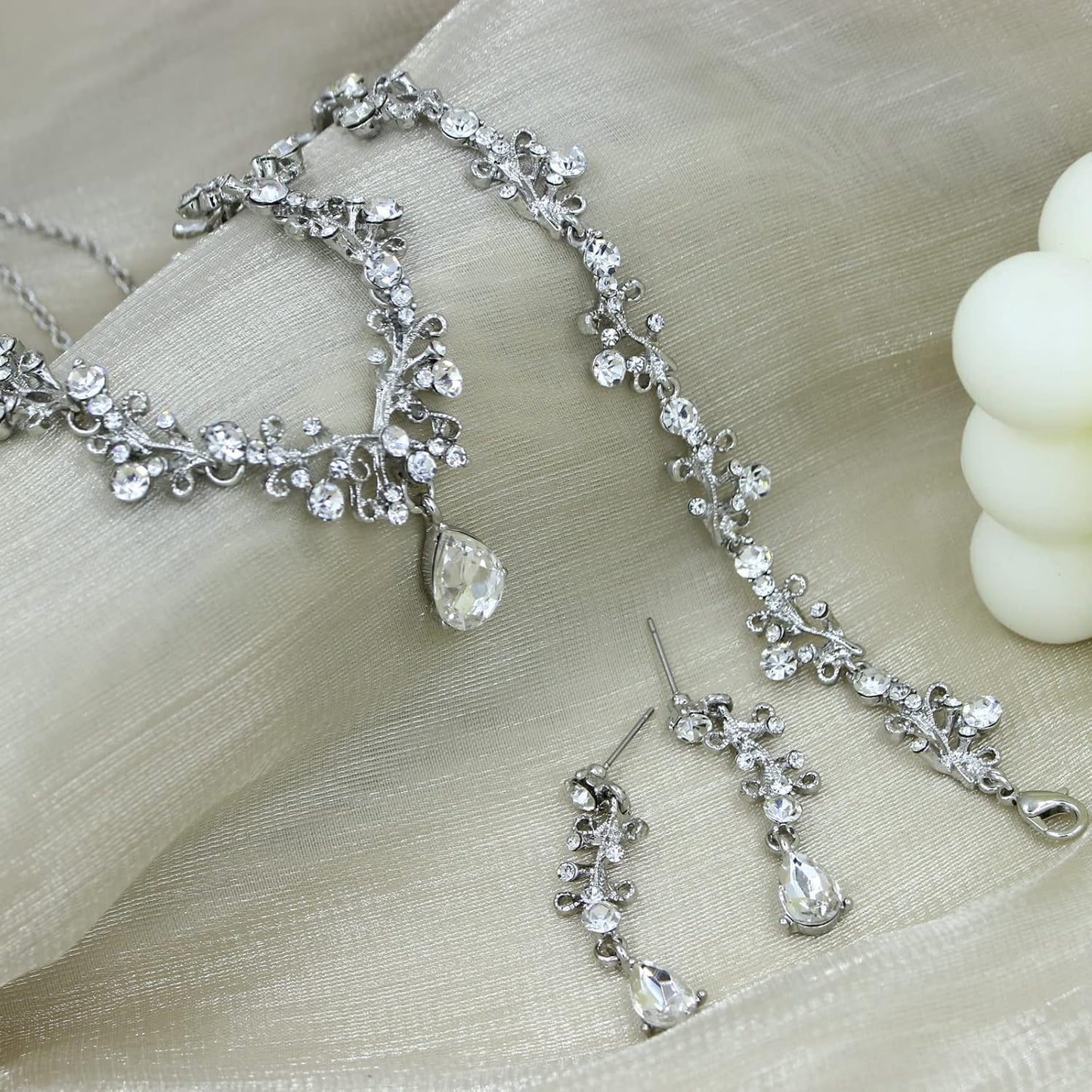 3Pcs Austrian Crystal Jewelry Set for Women, Necklace Dangle Earrings Link Bracelet Jewelry Set with Gold/Platinum/Gun Plated, Wedding Party Jewelry for Bridal Bridesmaid