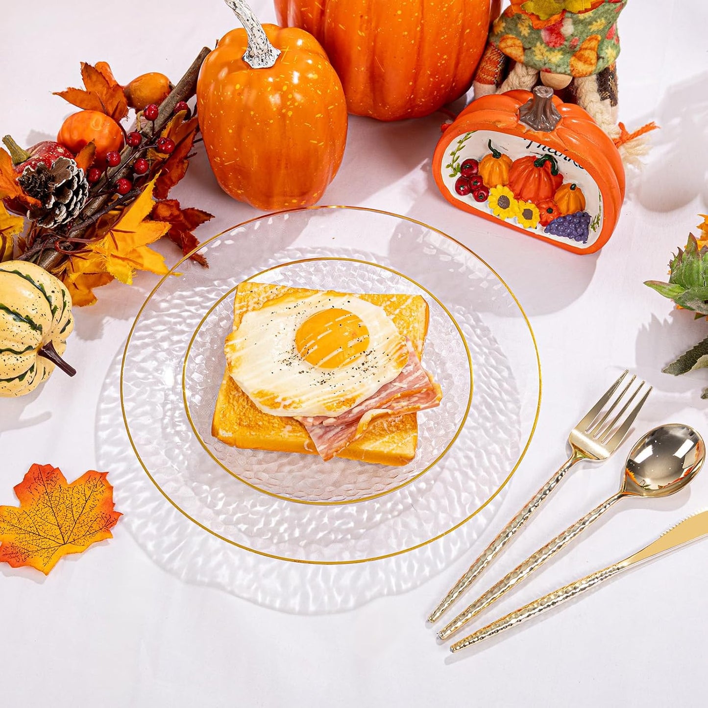 SUT 100Pcs Clear Plastic Plates, Hammered Plates Disposable Heavy Duty, Clear Disposable Plates With Gold Rim, Fancy Plastic plates Include 50 Dinner and 50 Dessert plates for Wedding