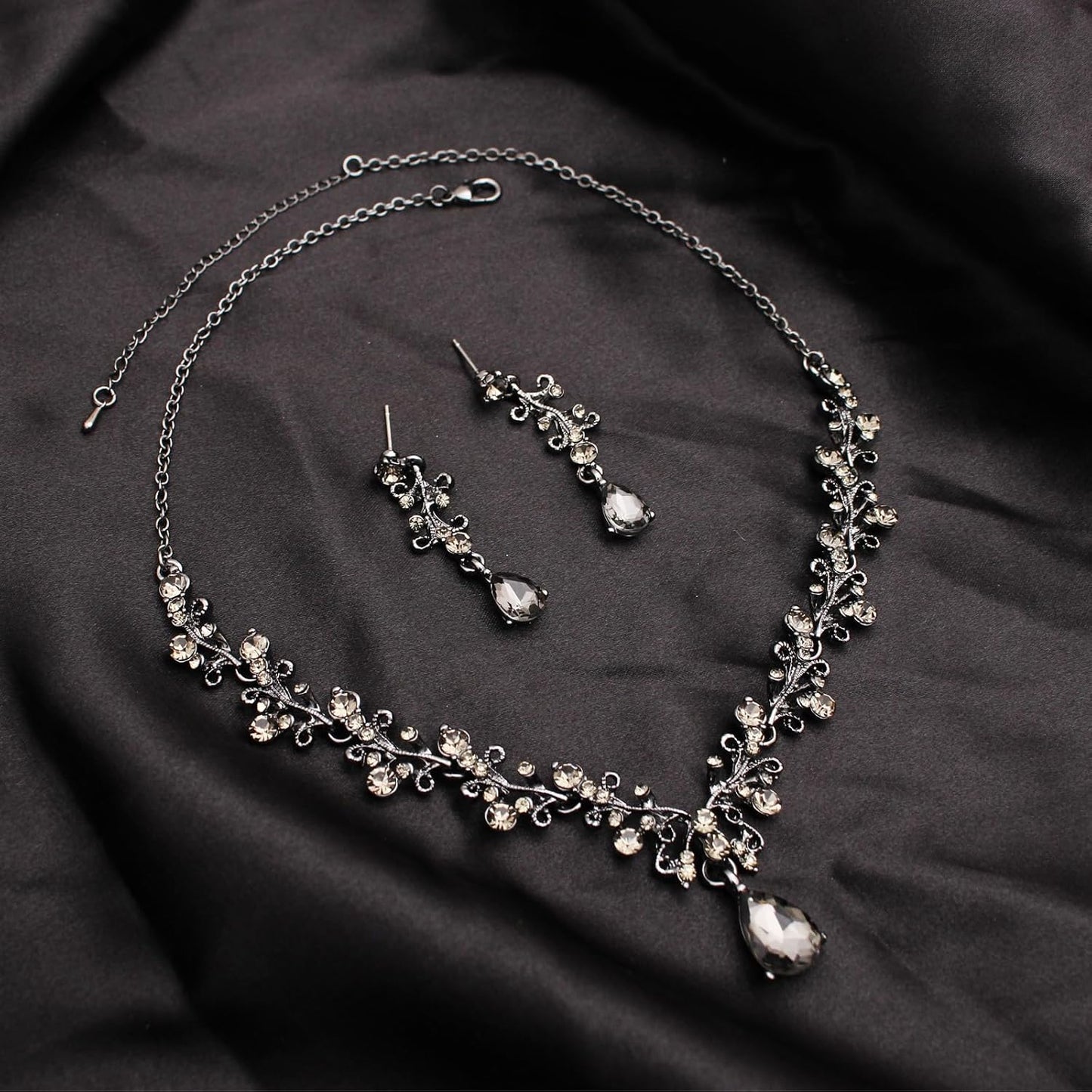 3Pcs Austrian Crystal Jewelry Set for Women, Necklace Dangle Earrings Link Bracelet Jewelry Set with Gold/Platinum/Gun Plated, Wedding Party Jewelry for Bridal Bridesmaid