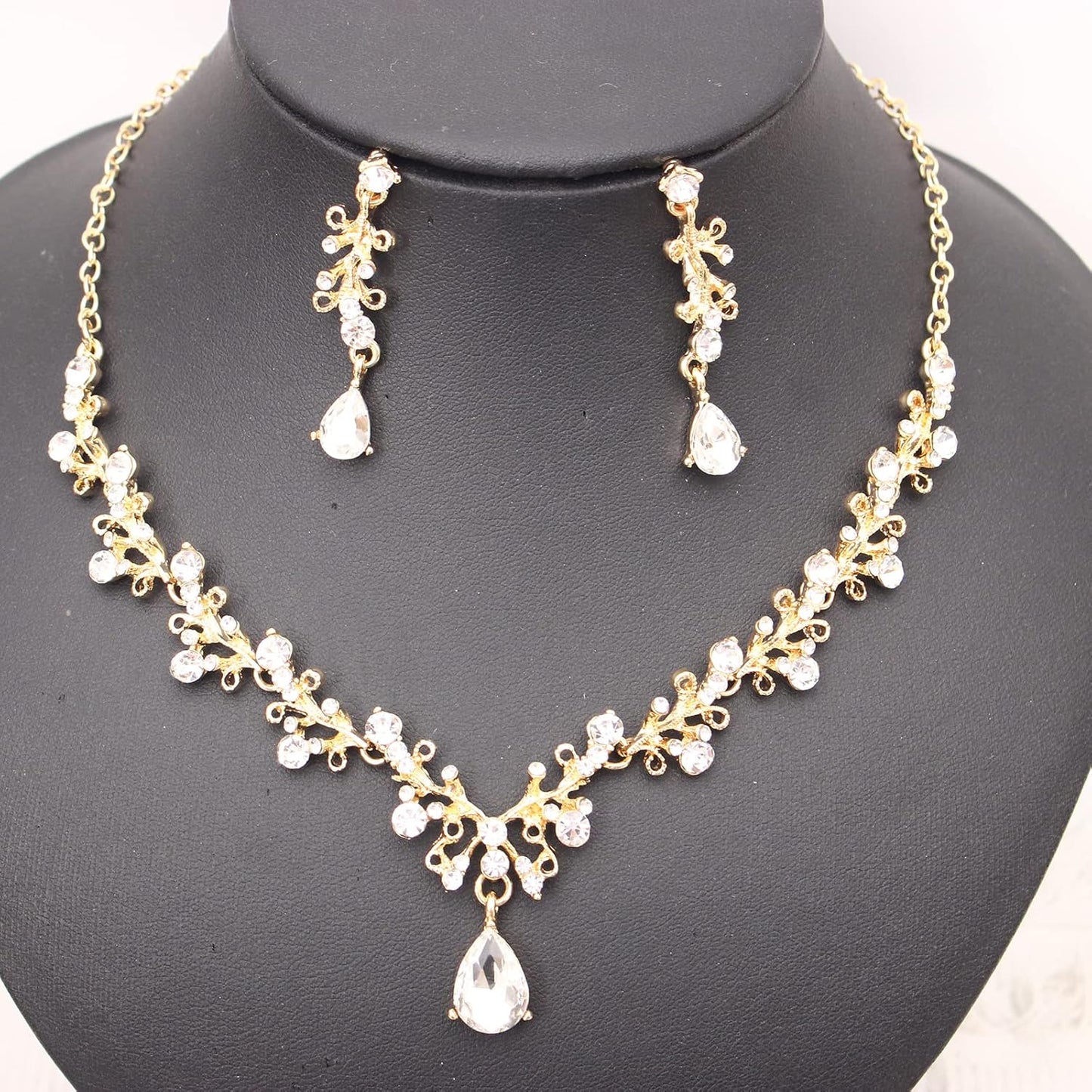 3Pcs Austrian Crystal Jewelry Set for Women, Necklace Dangle Earrings Link Bracelet Jewelry Set with Gold/Platinum/Gun Plated, Wedding Party Jewelry for Bridal Bridesmaid