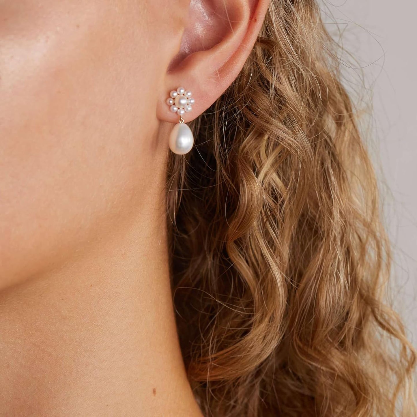 SELSHE Dangle Earrings for Women, 14k Gold Plated Pearl Drop Earring Dainty Gold Earrings for Women Trendy Cute Prom Bridal Earring Long Wedding Pearl Earring Formal Jewelry