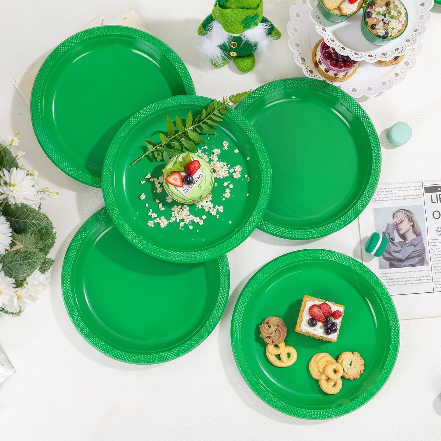 WELLIFE Green Party Plates 10 Inch -150 Count, Disposable Plastic Dinner Plates for Party St. Patrick's Day Easter Christmas