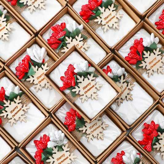 Demissle 30 Pcs Christmas Mini Scented Soap Christmas Party Favors Gifts Handmade Natural Xmas Soap Favors for Guests in Bulk for Xmas New Year Party