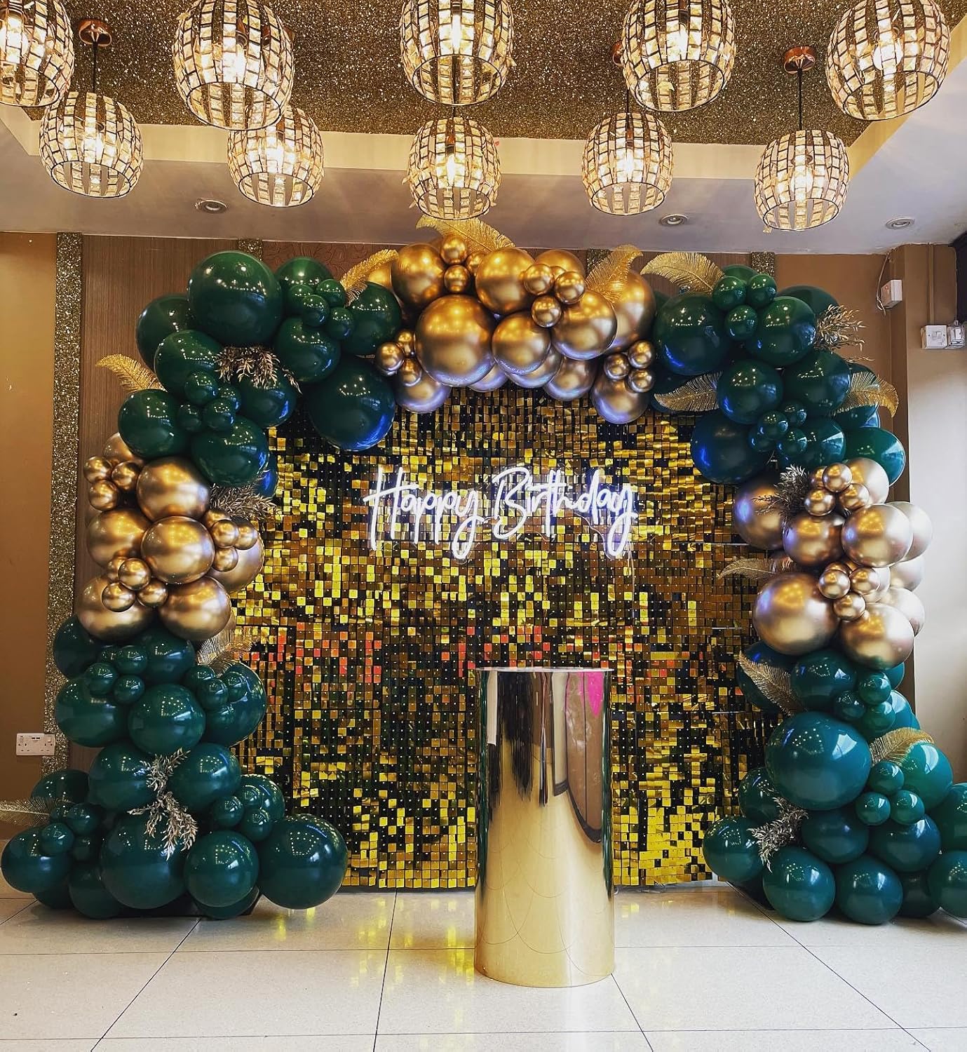 Green and Gold Balloon Arch Kit, ADOINBY 140Pcs Metallic Gold Balloon Emerald Forest Hunter Dark Green Balloon 18 12 10 5 Inch Different Size Balloons for Birthday Anniversary Jungle Party Decorations