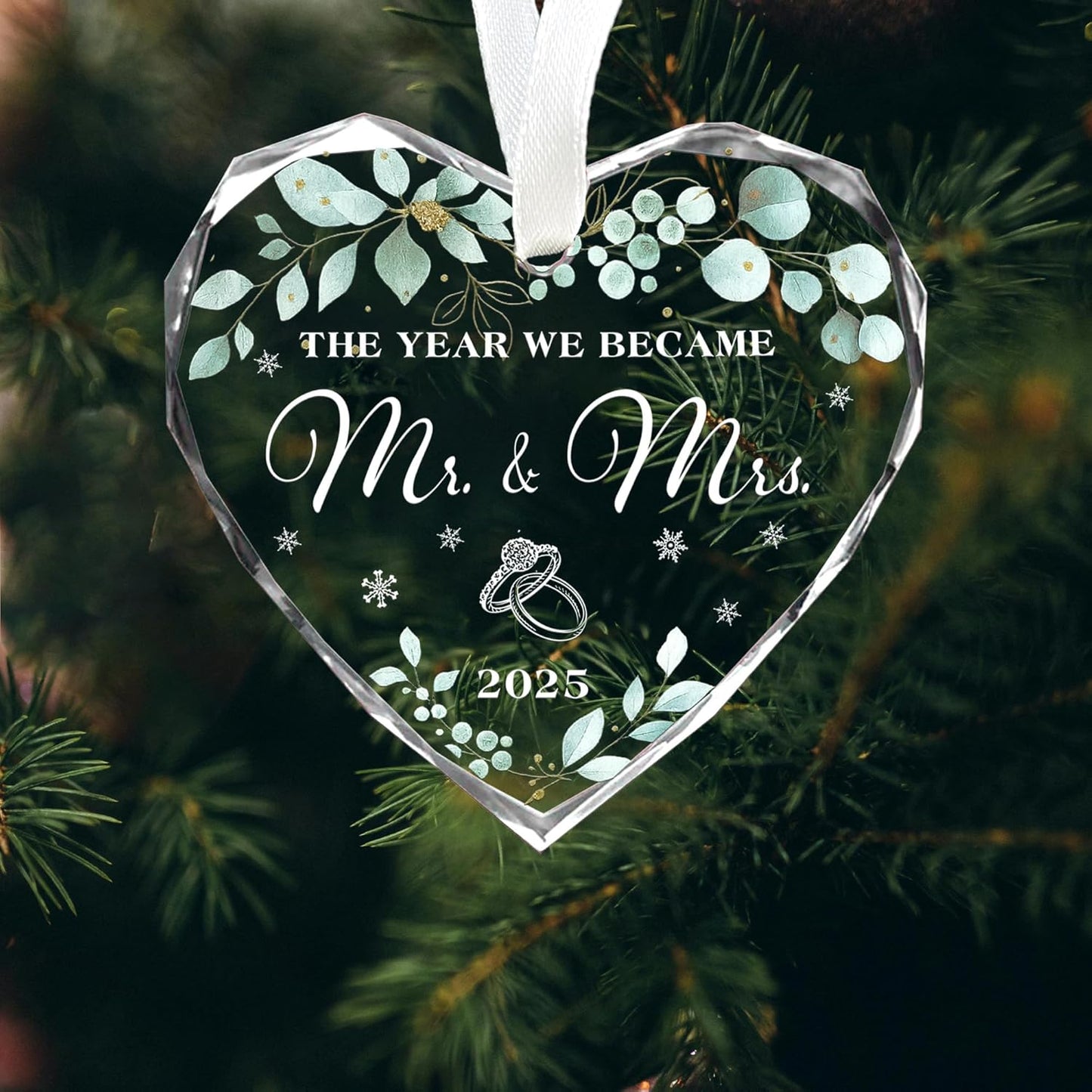 First Christmas Married Ornament 2025 - Mr and Mrs Gift - Wedding Gifts for Couples 2025 - Wedding Ideas for Newlyweds, Bride and Groom - Glass Ornament