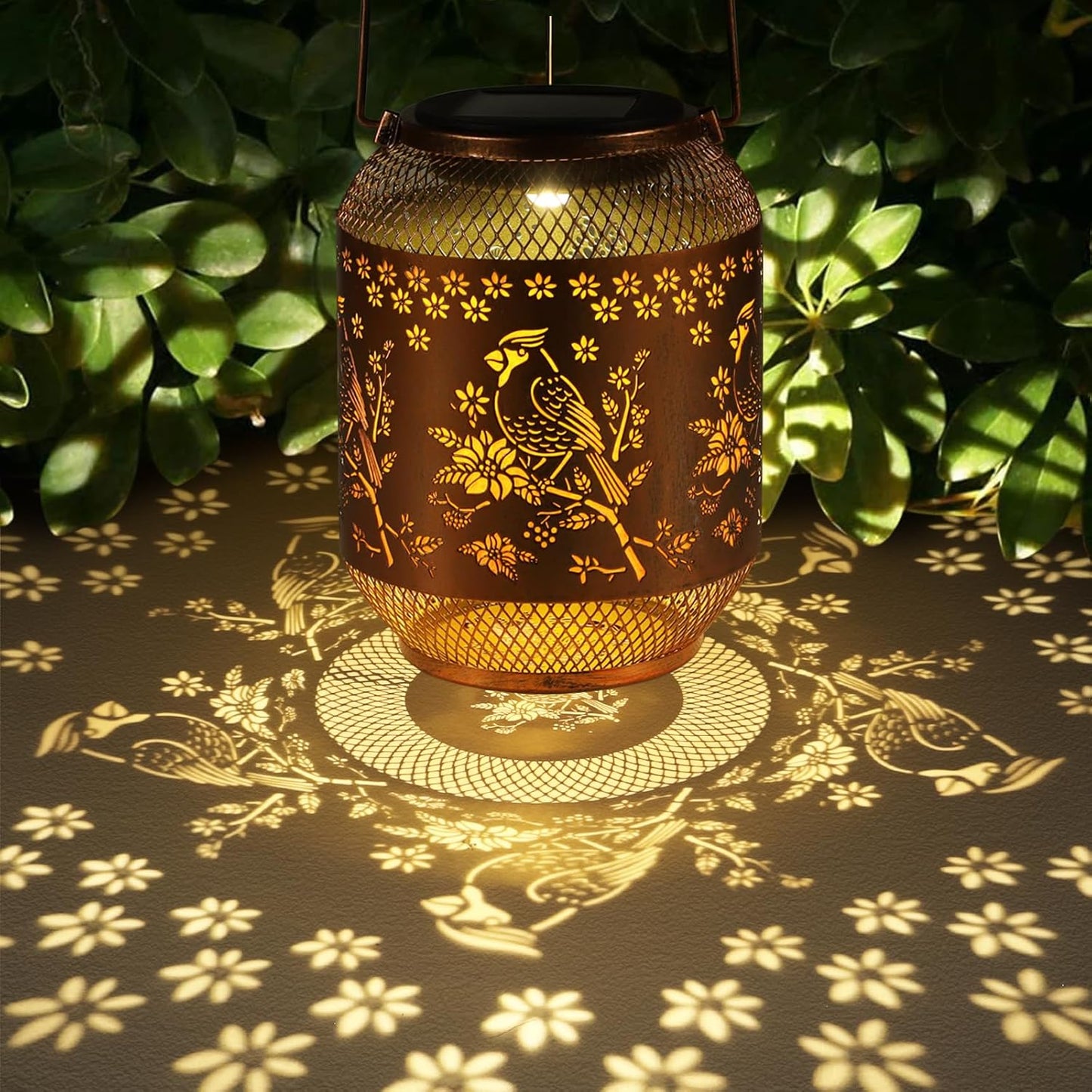 Cardinal Solar Lanterns Outdoor Hanging Cardinal Garden Decorative Christmas Lantern Birthdays Gifts for Women Mom Grandma Metal Waterproof Solar LED Light for Yard, Patio, Lawn, Porch,