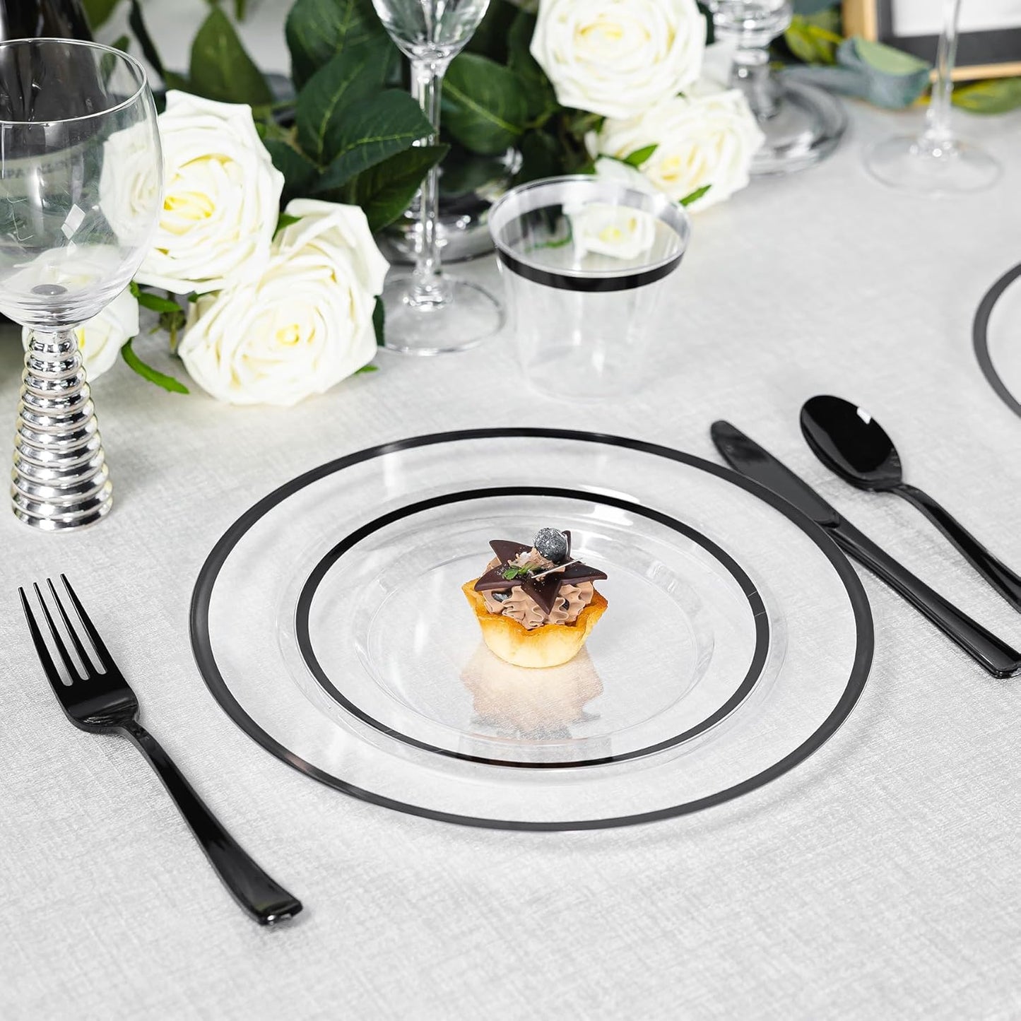 N9R 600PCS Clear and Black Disposable Plates Set, Heavy Duty Plastic Dinnerware Set for 100 Guests Includes 100 Dinner & Dessert Plates, Cups, Spoons, Forks, and Knives, Perfect for Parties, Weddings