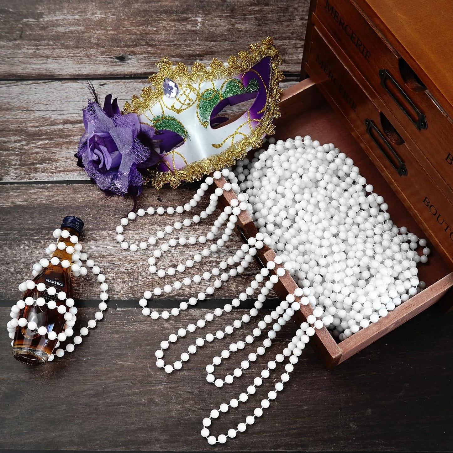 SHAOQINLIN 50 PCS White Bead Necklaces, 33" White Mardi Gras Beads, Christmas Necklace, 4th of July Necklace, Parade Throws Accessories for Christmas Independence Day New Year Party Favors