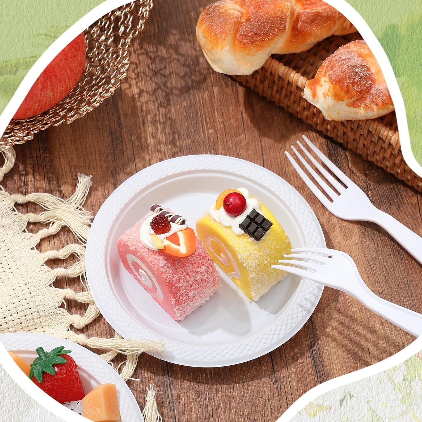 Hushee 600 Pcs 6 Inch Plastic Dessert Plates with Forks for Cake Appetizer, 300 Disposable Plates and 300 Plastic Forks for Wedding Birthday Party Event Bulk (White)