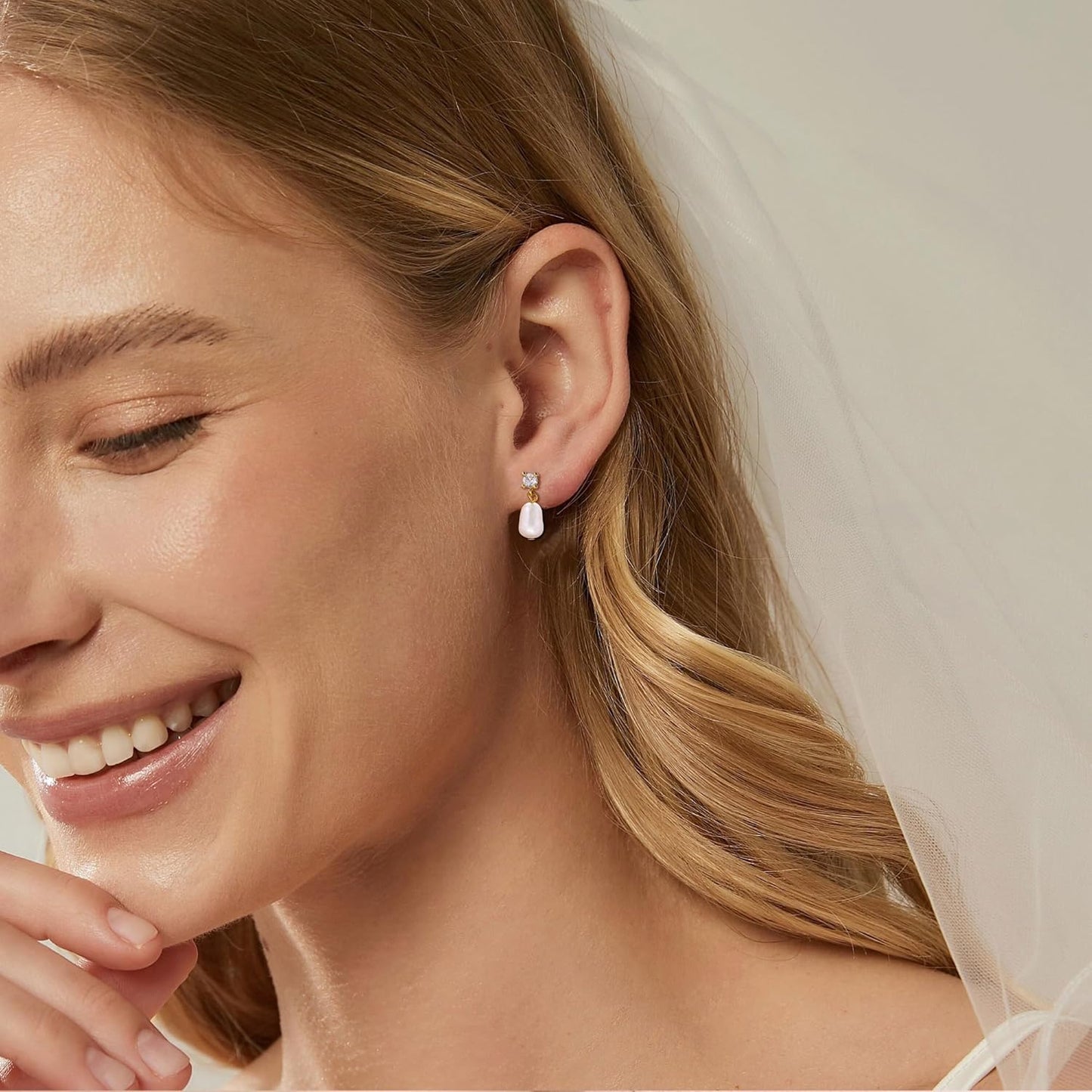 SELSHE Dangle Earrings for Women, 14k Gold Plated Pearl Drop Earring Dainty Gold Earrings for Women Trendy Cute Prom Bridal Earring Long Wedding Pearl Earring Formal Jewelry