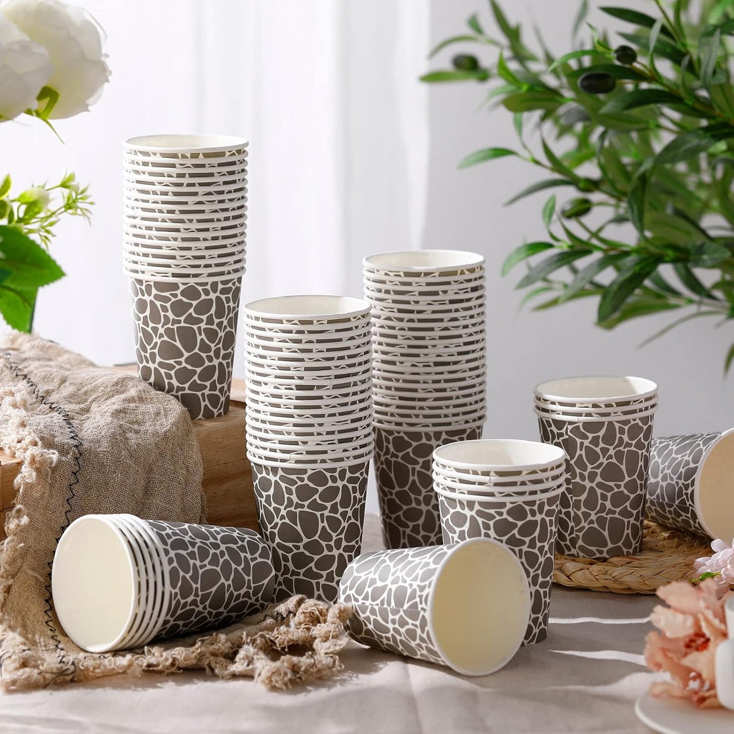 Patelai 100 Pack 9 oz Paper Disposable Coffee Cups 9 oz Geometric Hot or Cold Beverage Drinking Cup for Water Juice Coffee or Tea