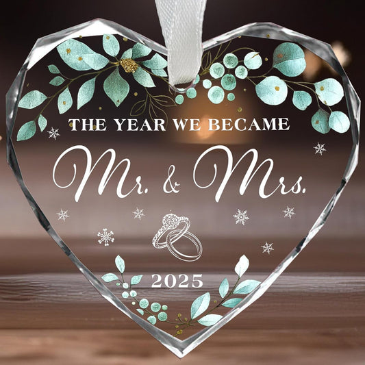 First Christmas Married Ornament 2025 - Mr and Mrs Gift - Wedding Gifts for Couples 2025 - Wedding Ideas for Newlyweds, Bride and Groom - Glass Ornament