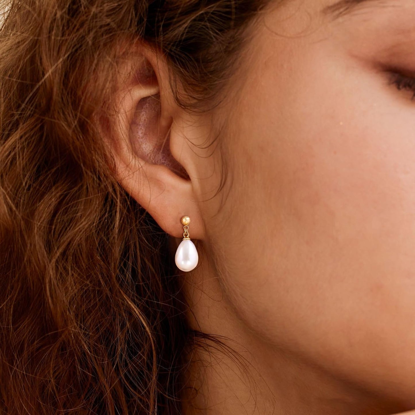 SELSHE Dangle Earrings for Women, 14k Gold Plated Pearl Drop Earring Dainty Gold Earrings for Women Trendy Cute Prom Bridal Earring Long Wedding Pearl Earring Formal Jewelry