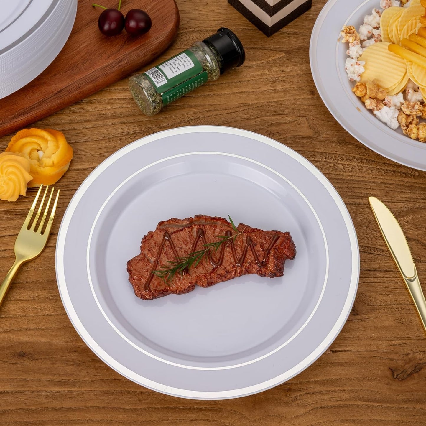 Goodluck 100PCS Silver Plastic Plates, 10.25 Inch Dinner Plate with Silver Rim, Heavy Duty Disposable Plastic Plates for Party, Wedding, Birthday & Daily Use