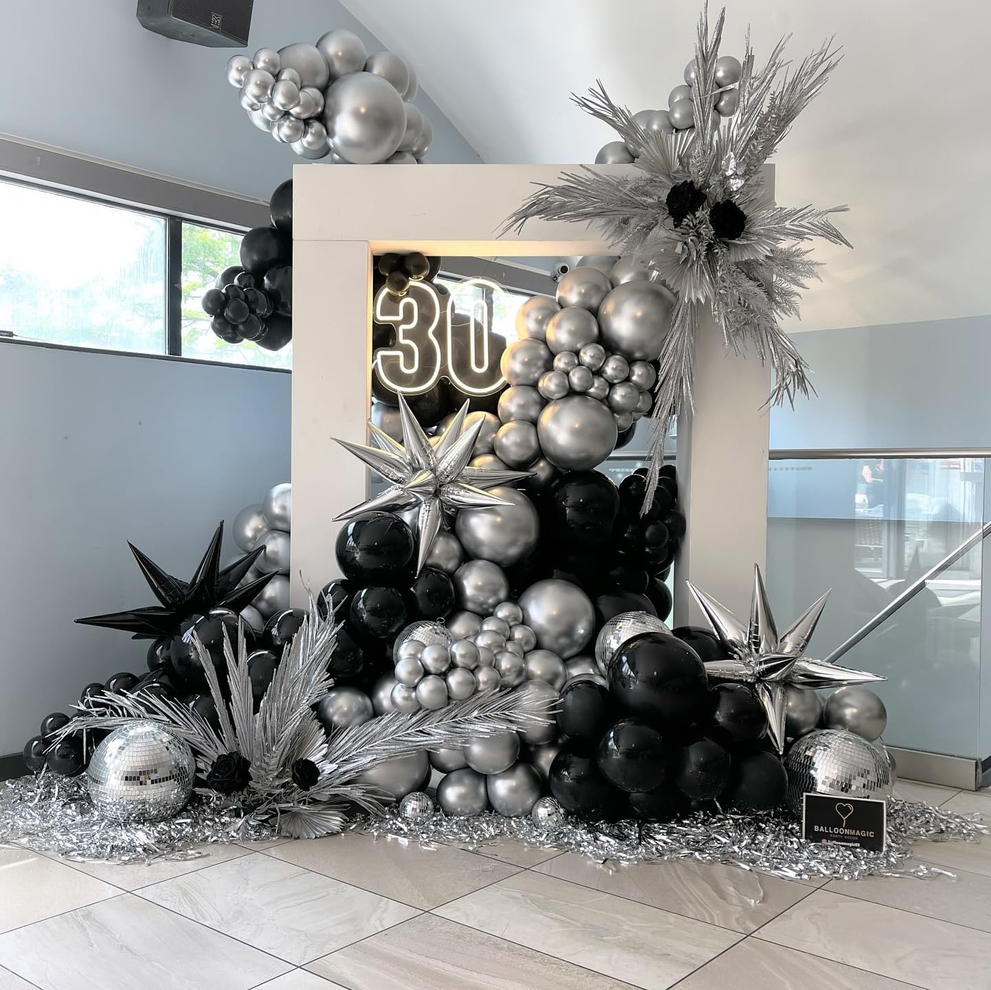 Black and Silver Balloon Arch Kit, 201Pcs Explosion Star Black Metallic Silver with Confetti Balloon Garland kit, Different Size Balloons for Anniversary Birthday Disco Party Decorations