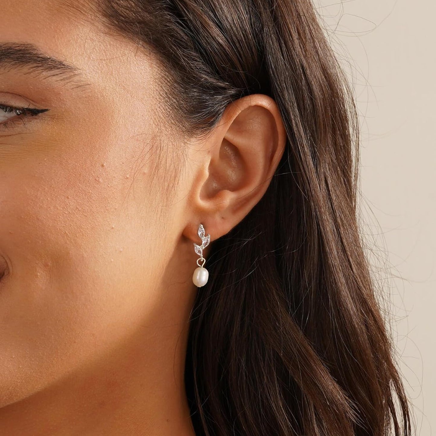 SELSHE Dangle Earrings for Women, 14k Gold Plated Pearl Drop Earring Dainty Gold Earrings for Women Trendy Cute Prom Bridal Earring Long Wedding Pearl Earring Formal Jewelry