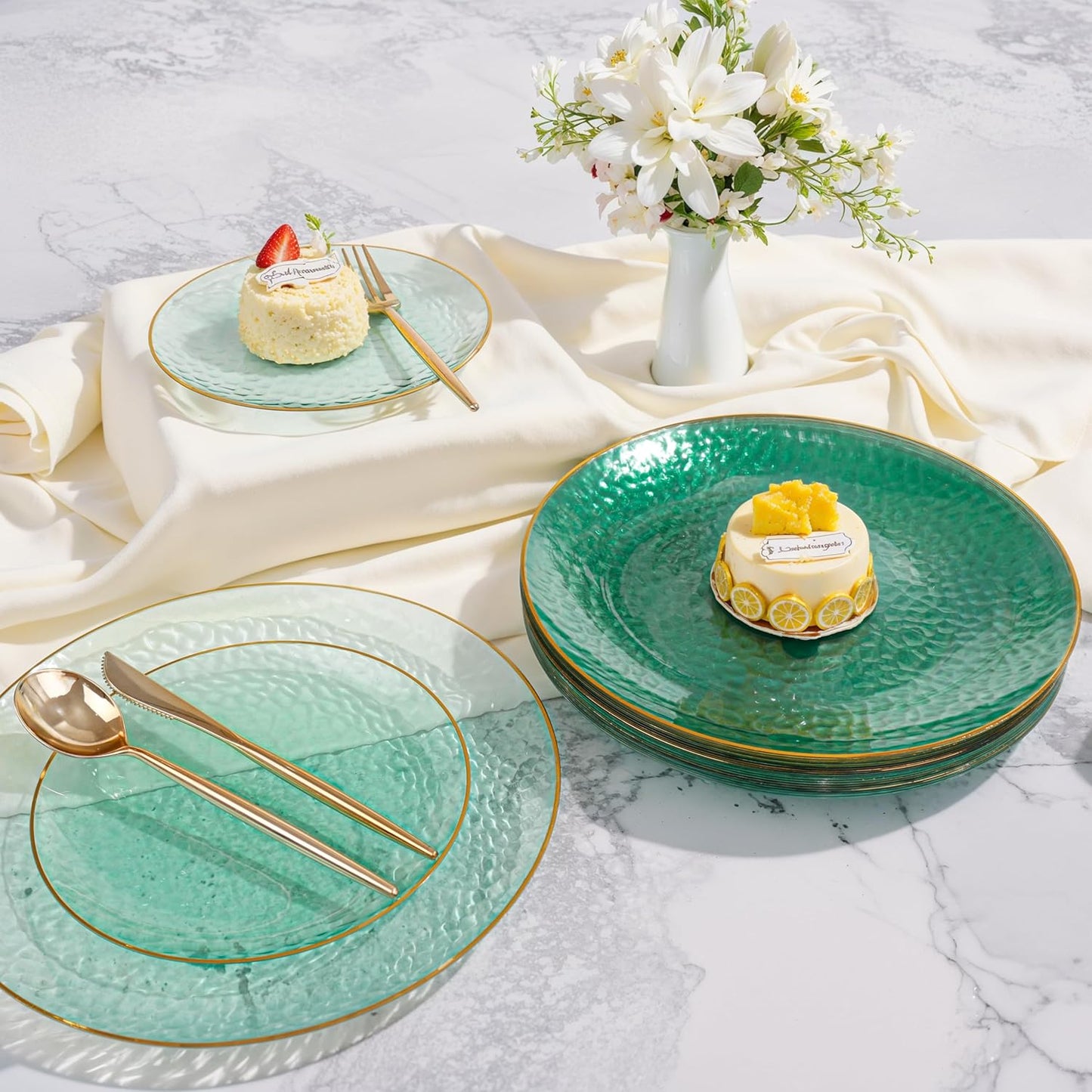 SUT 36Pcs Green Plastic Plates, Hammered Plates Disposable Heavy Duty, Green Disposable Plates With Gold Rim, Fancy Plastic plates Include 18 Dinner and 18 Dessert plates for Wedding
