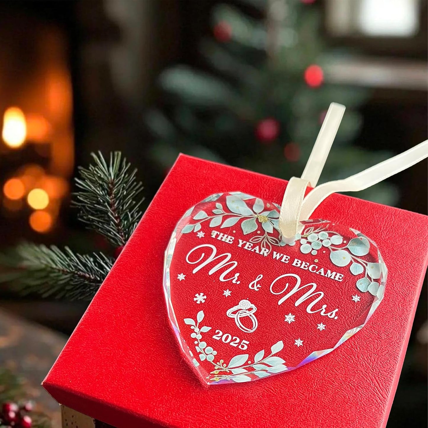 First Christmas Married Ornament 2025 - Mr and Mrs Gift - Wedding Gifts for Couples 2025 - Wedding Ideas for Newlyweds, Bride and Groom - Glass Ornament