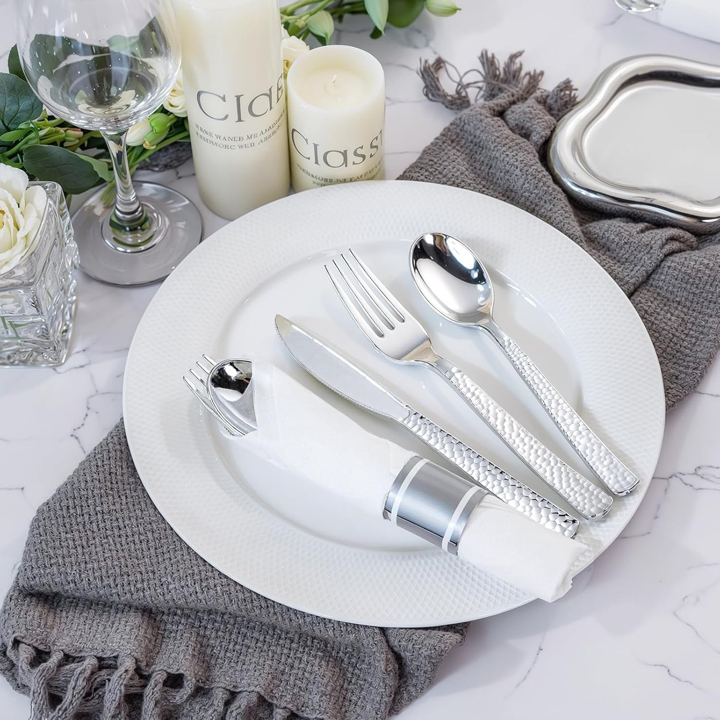 WELLIFE 300PCS Silver Plastic Silverware,Pre Rolled Silverware Set Disposable,Hammer Pattern Design,Disposable Cutlery Includes: 75 Forks, 75 Knives, 75 Spoons, 75 Napkins