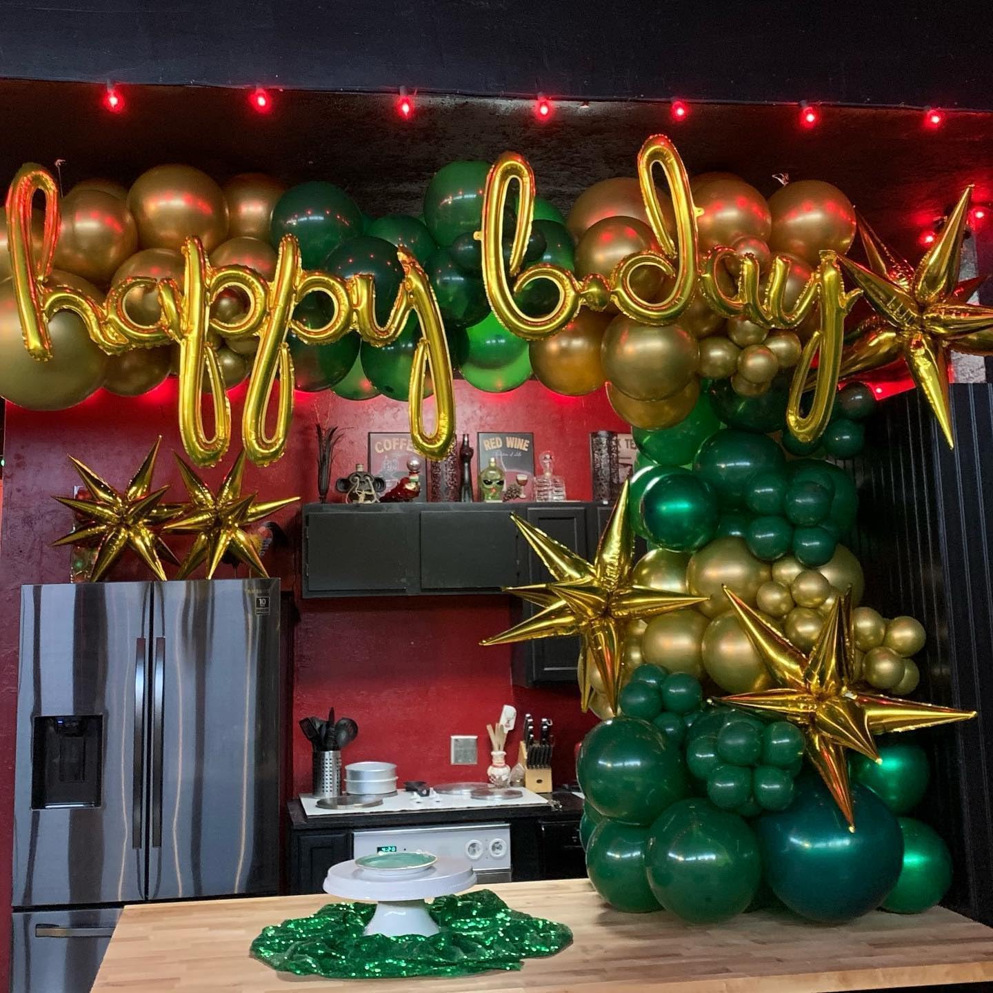 201Pcs Green and Gold Balloon Arch Kit, Explosion Star Emerald Dark Green Metallic Gold Latex Balloon Garland Kit, Different Size Balloons for Birthday Baby Shower Jungle Party Decoration