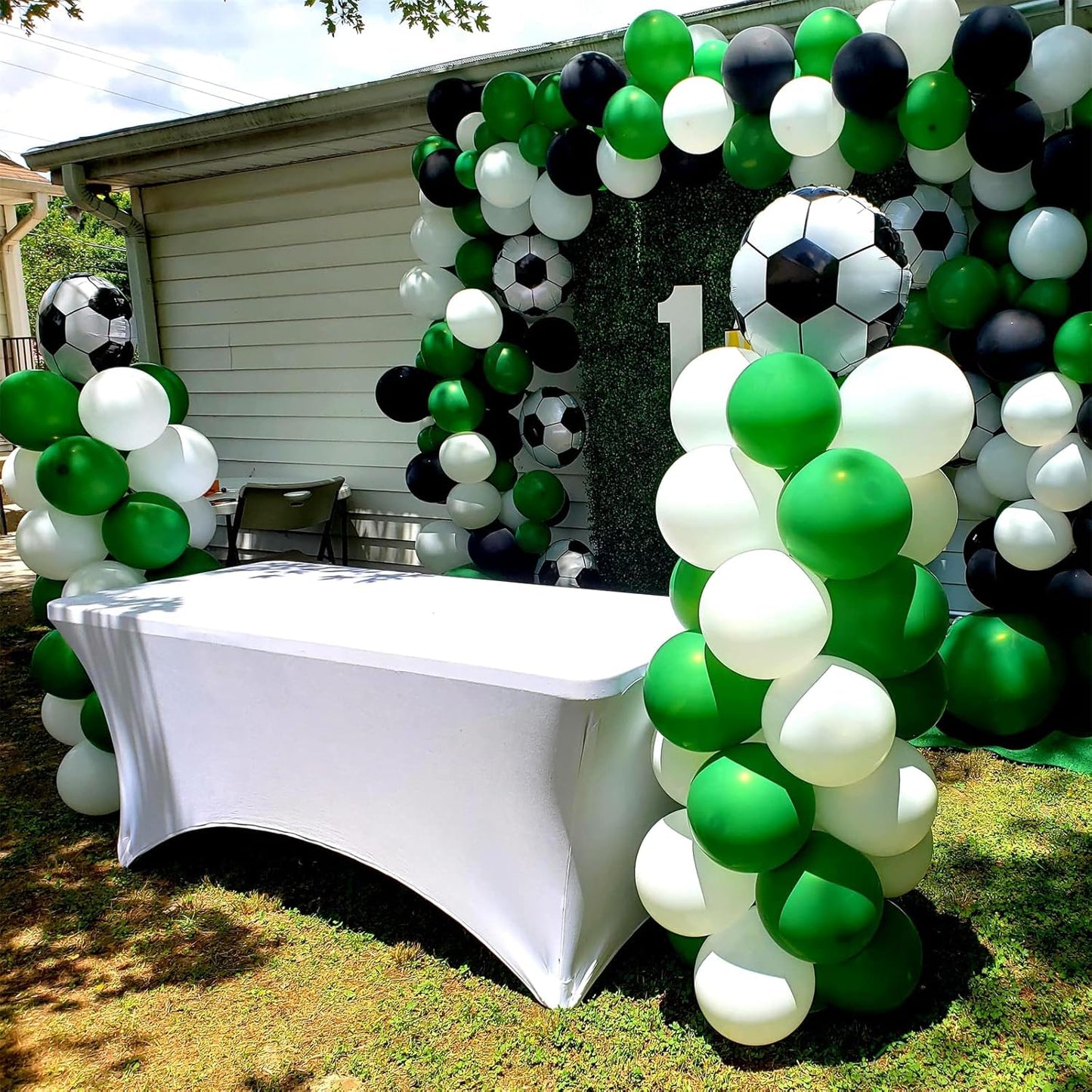 8Pcs Soccer Party Balloons, 18Inch Soccer Foil Balloons Football Shape Mylar Foil Balloons Decor for Men Kids Boys Soccer Ball Fans Sport Game Theme Birthday Party Decorations Supplies