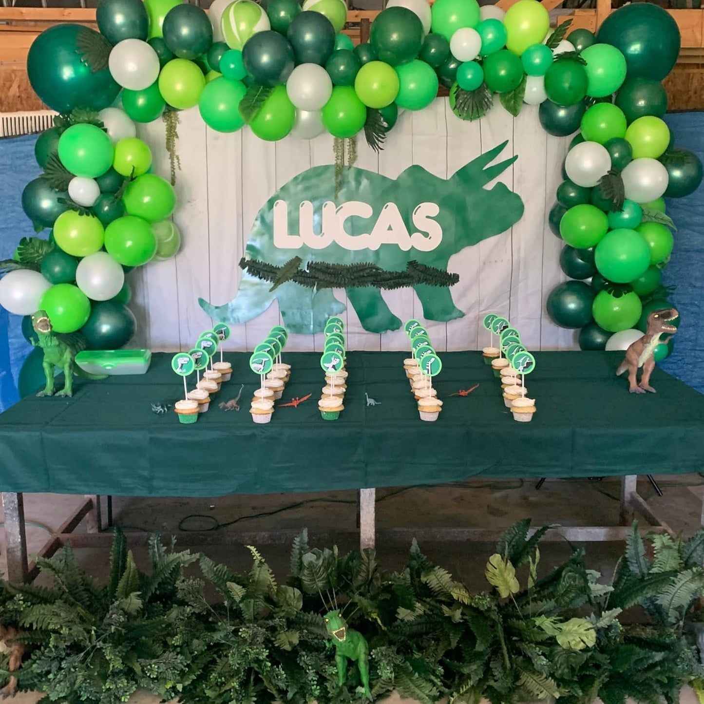 60 Pack Green Latex Balloons, 12 Inch Matte White Dark Emerald Green Light Lime Green Confetti Helium Balloons, Assorted Green White Balloons for Jungle Dinosaur Birthday Baby Shower Party Decorations