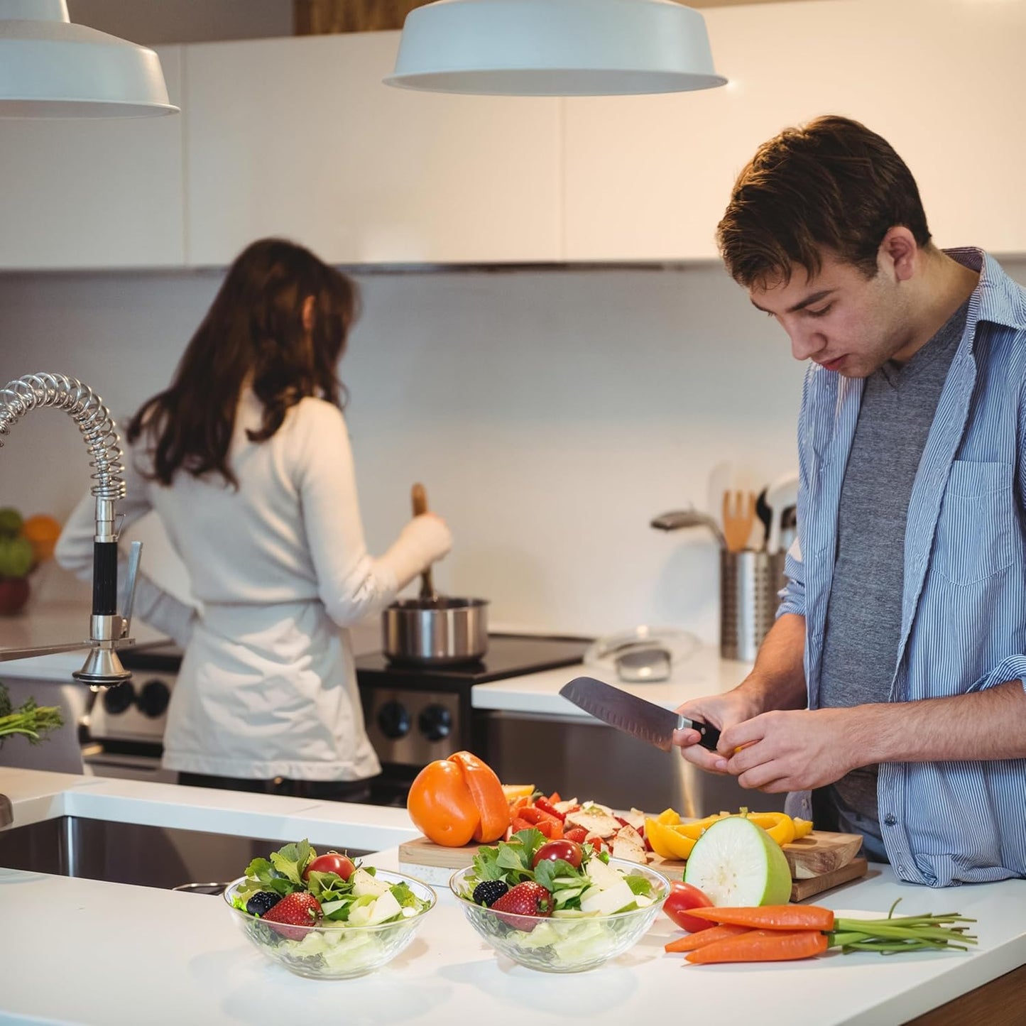 Rubtlamp 30 Pack Clear Disposable Bowls, Clear Plastic Bowls with Gold Rim, 12-16oz Premium Heavy Duty Plastic Dinner Bowls for Party, Wedding and Holiday