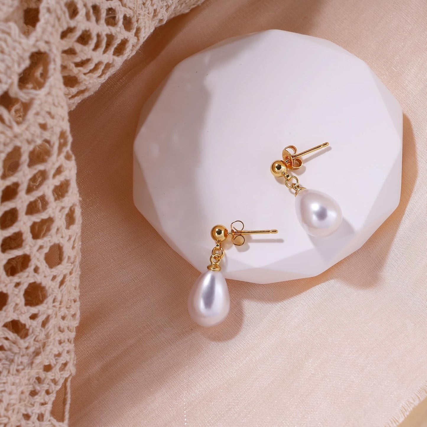 SELSHE Dangle Earrings for Women, 14k Gold Plated Pearl Drop Earring Dainty Gold Earrings for Women Trendy Cute Prom Bridal Earring Long Wedding Pearl Earring Formal Jewelry