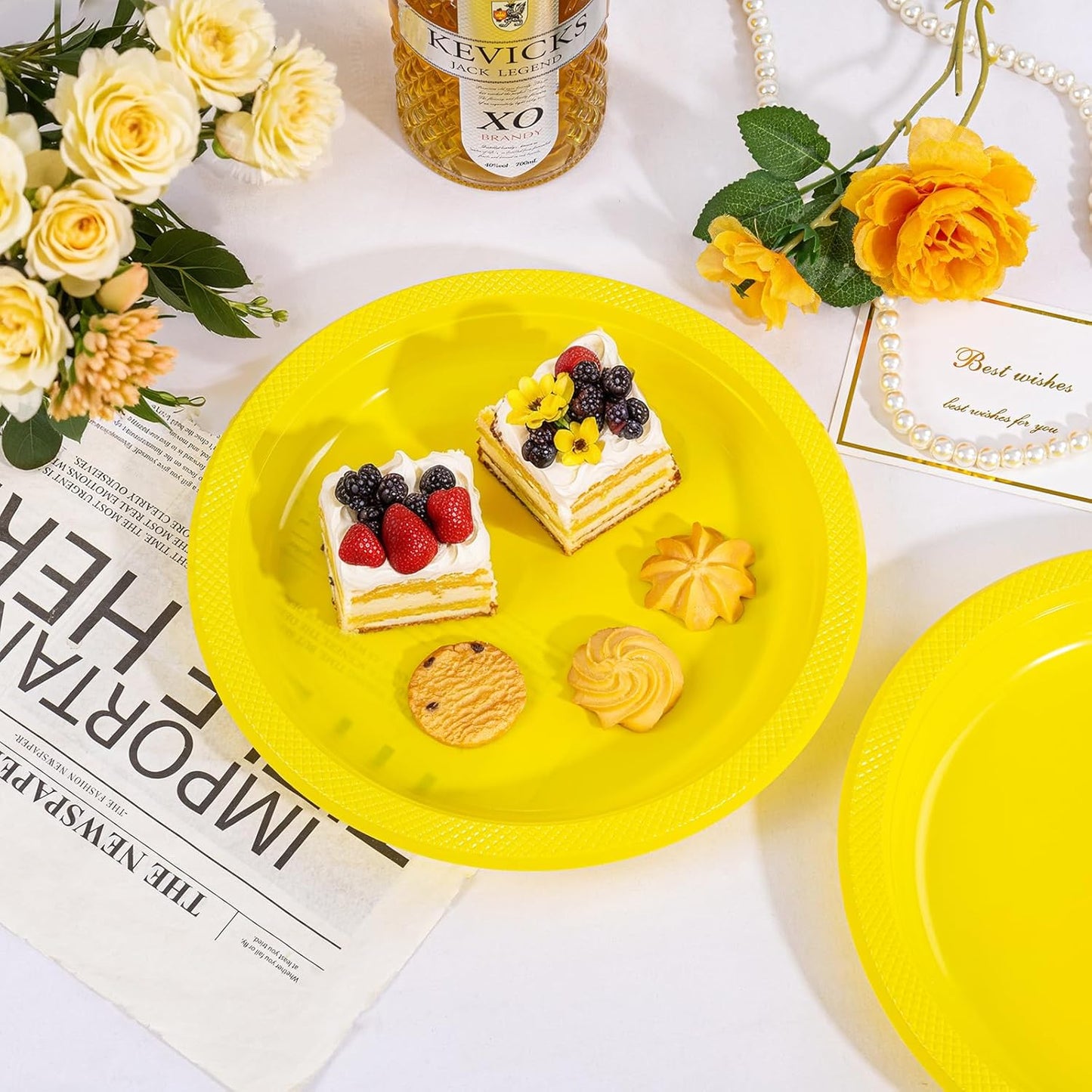 WELLIFE Yellow Plastic Party Plates 10 Inch -150 Count, Disposable Plastic Dinner Plates for Easter Spring Parties Mother's Day Picnic BBQ