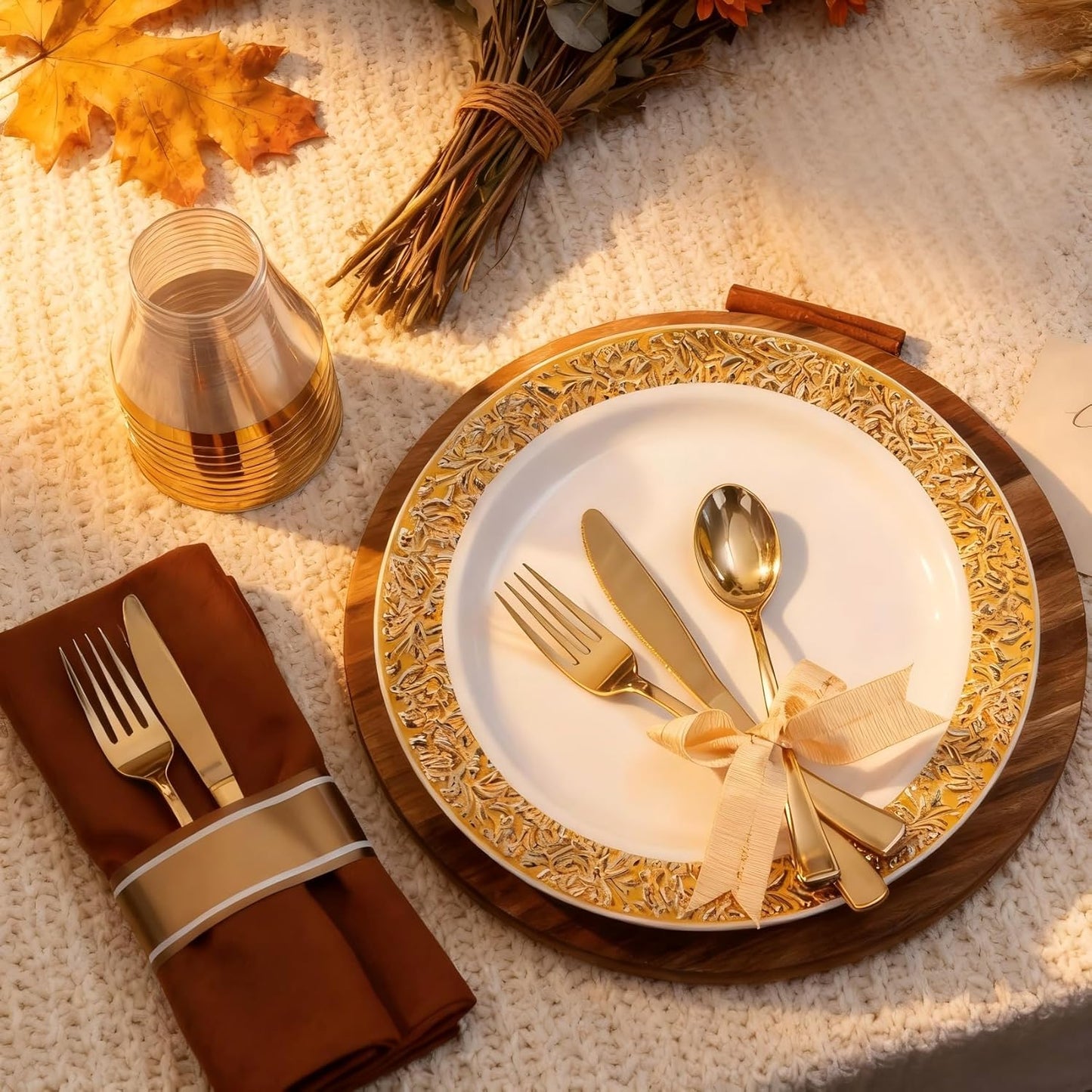 WELLIFE 50 Guests Dinnerware Sets, Gold Plastic Plates，Platos Para Fiestas Elegantes Desechables Include:50 Dinner Plates, 50 Dessert Plate, 150 Pcs Gold Plastic Silverware, 50 Cups for Party