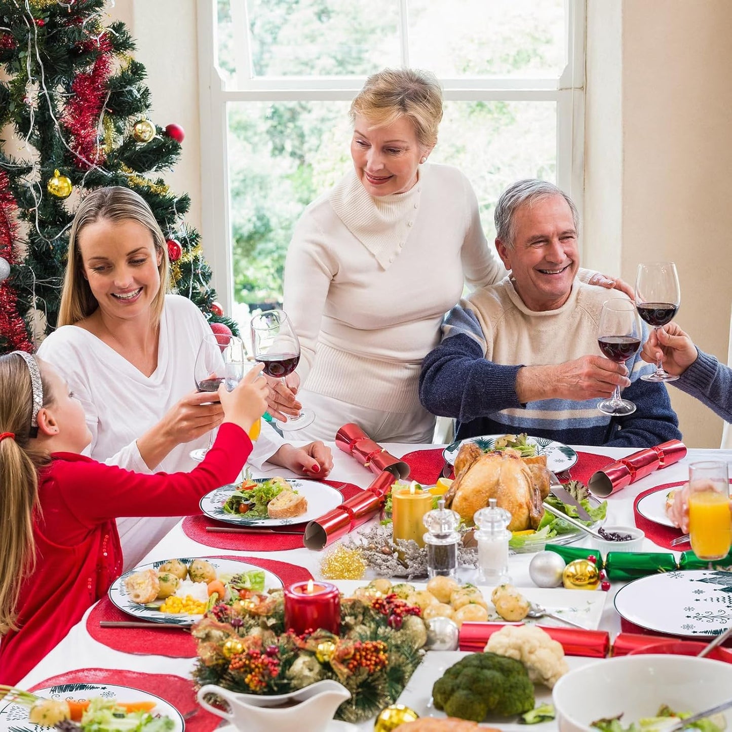 FLOWERCAT 100PCS Christmas Plates & Christmas Tree Plates - Heavy Duty Christmas Plastic Plates Disposable for Party - Include 50PCS 10.25inch Christmas Dinner Plates - 50PCS 7.5inch Dessert Plates