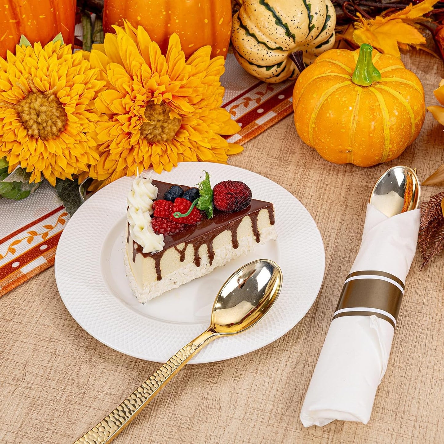 WELLIFE 300PCS Gold Plastic Silverware,Pre Rolled Silverware Set Disposable,Hammer Pattern Design,Plastic Cutlery Includes: 75 Forks, 75 Knives, 75 Spoons, 75 Napkins, Thanksgiving Cutlery