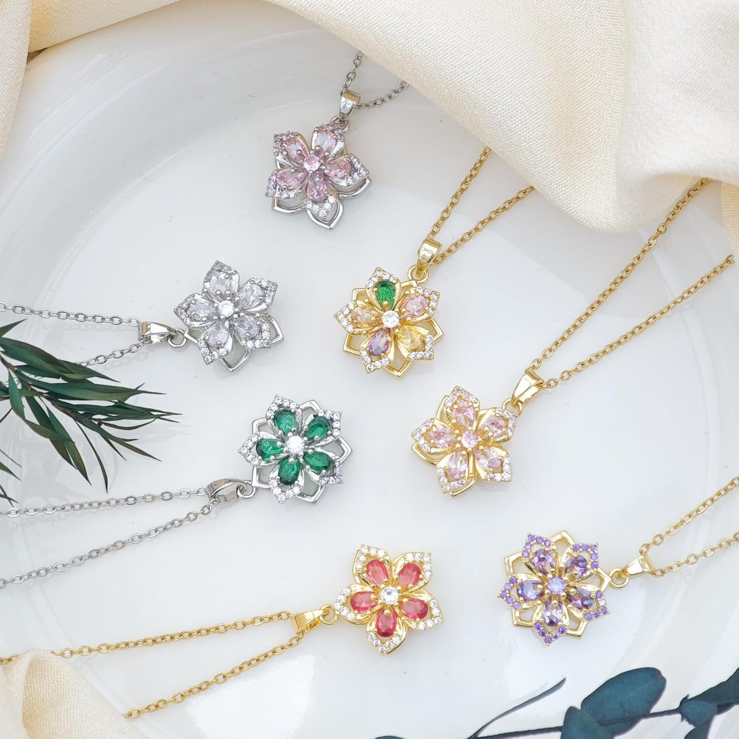 Necklace for Women Gold Flower Fidget Necklace Rotatable Crystal Silver Blossom Pendant Necklaces Adjustable Spinning Fidget Necklaces Redbud Flower Choker Funny Gift Jewelry