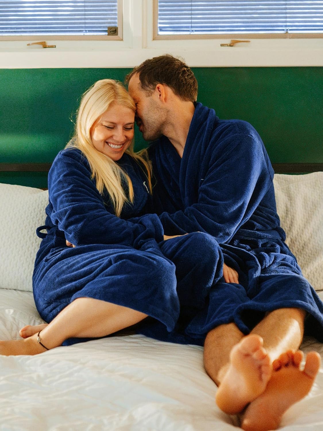 AW BRIDAL 2Pcs Mr and Mrs Robes for Couples Fleece, Matching Long Hooded Robes for Men Women, His and Hers Wedding Gifts