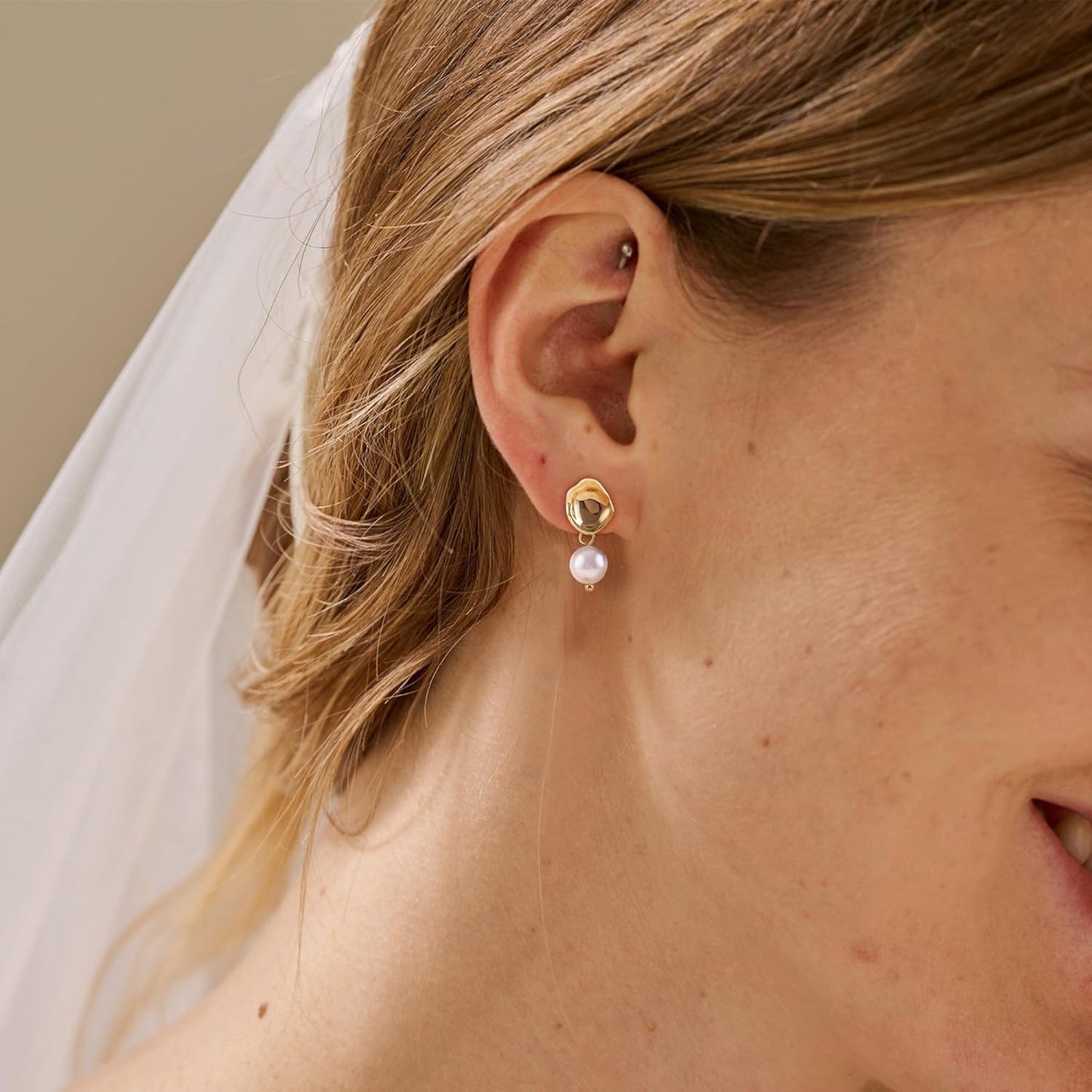 SELSHE Dangle Earrings for Women, 14k Gold Plated Pearl Drop Earring Dainty Gold Earrings for Women Trendy Cute Prom Bridal Earring Long Wedding Pearl Earring Formal Jewelry