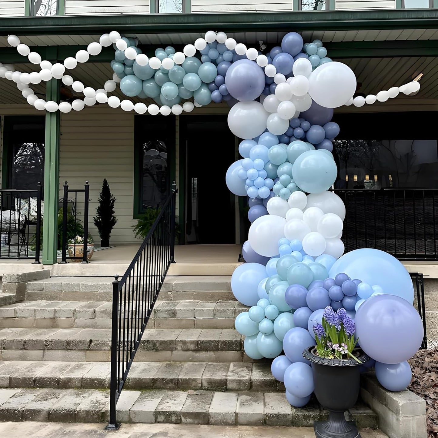 Light Blue Balloons, 150 pcs Different Sizes Pack of 18 Inch 12 Inch 10 Inch 5 Inch Baby Pastel Sky Aqua Blue Balloons for Balloon Garland Balloon Arch as Birthday Party Wedding Decorations