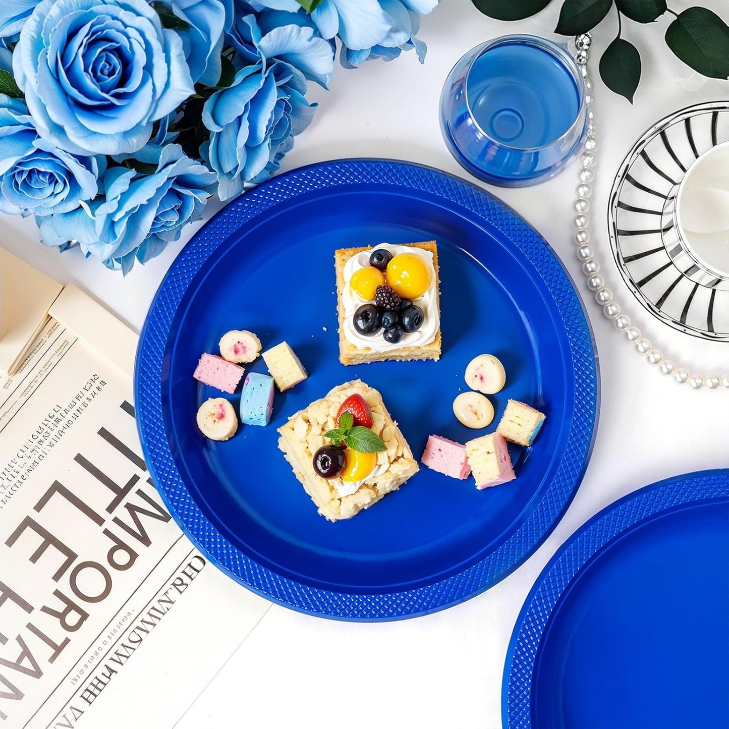 WELLIFE Royal Blue Party Plates 10 Inch -150 Count, Disposable Plastic Dark Blue Dinner Plates for Party Dessert Cake Appetizer